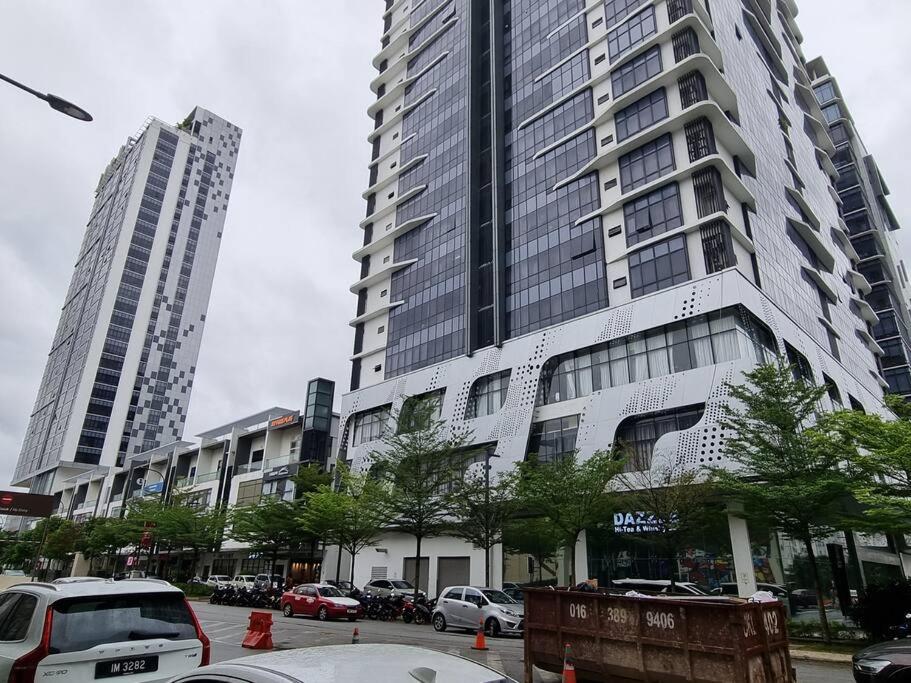 FREE Parking REVO 2 Bedrooms Bukit Jalil L28