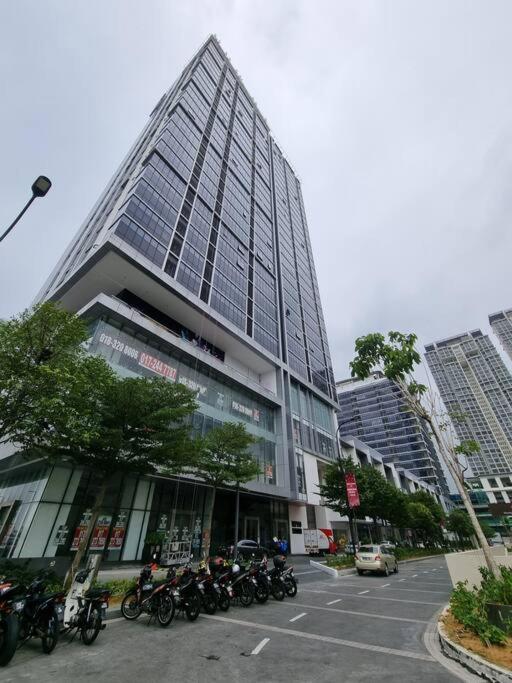 FREE Parking REVO 2 Bedrooms Bukit Jalil L28