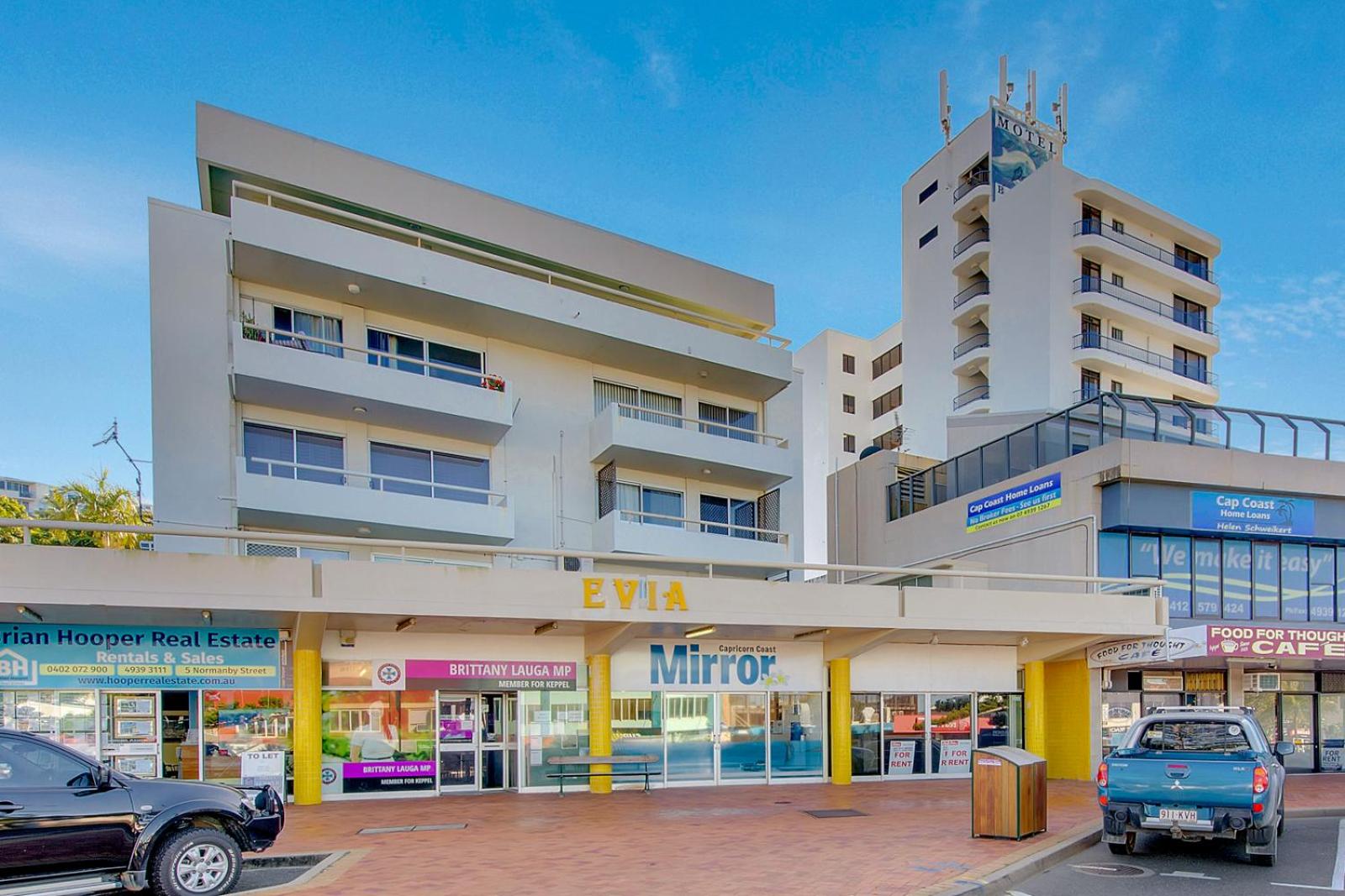 Luna Blu & The Beach Loft Yeppoon- Private Apartments view 5