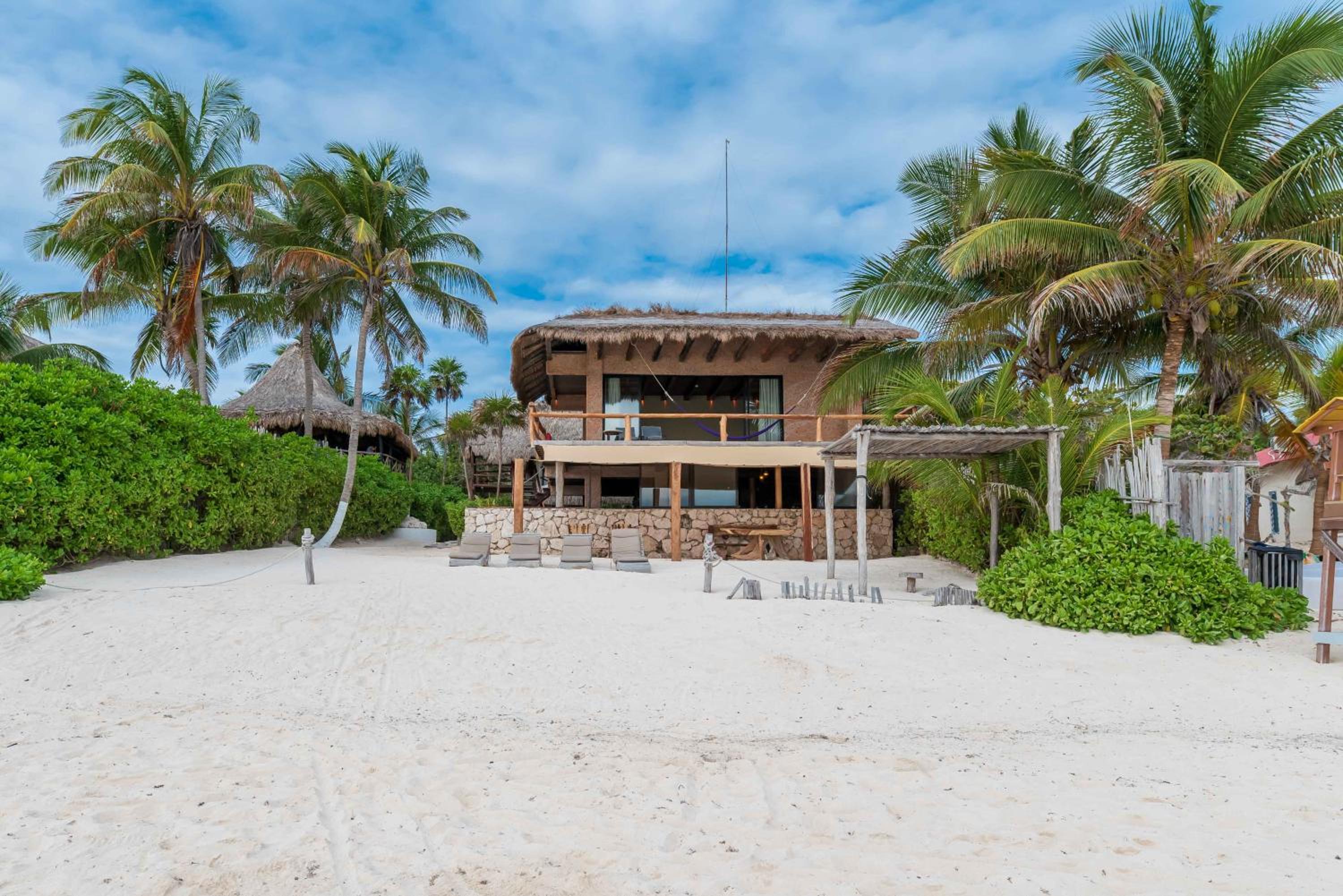 Casa Aakbal - Luxury Beach Front Villa view 4