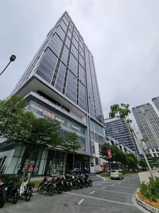 FREE Parking REVO 2 Bedrooms Bukit Jalil L13A