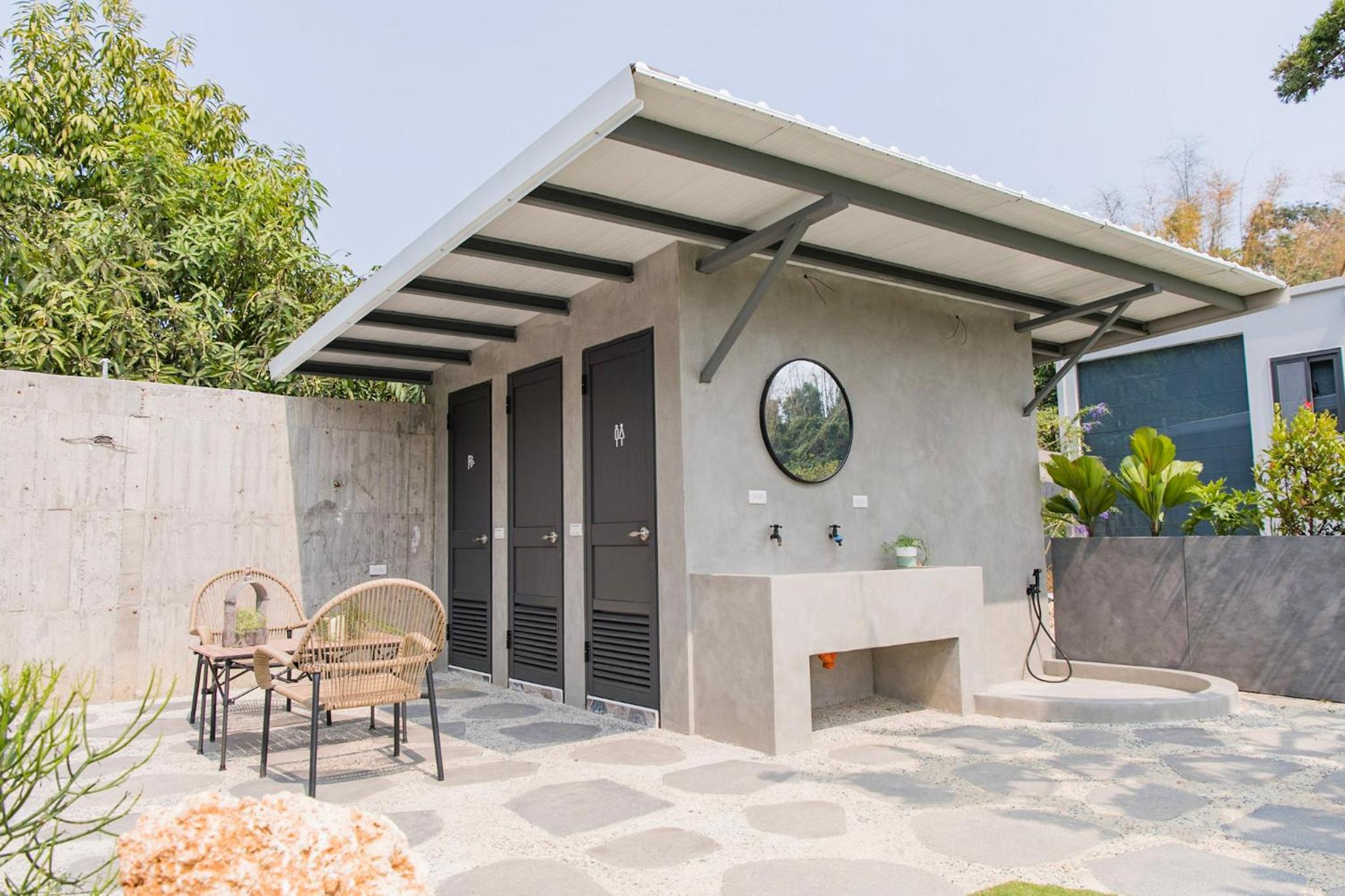 Yuye Shanin CAMPING HUT view 2