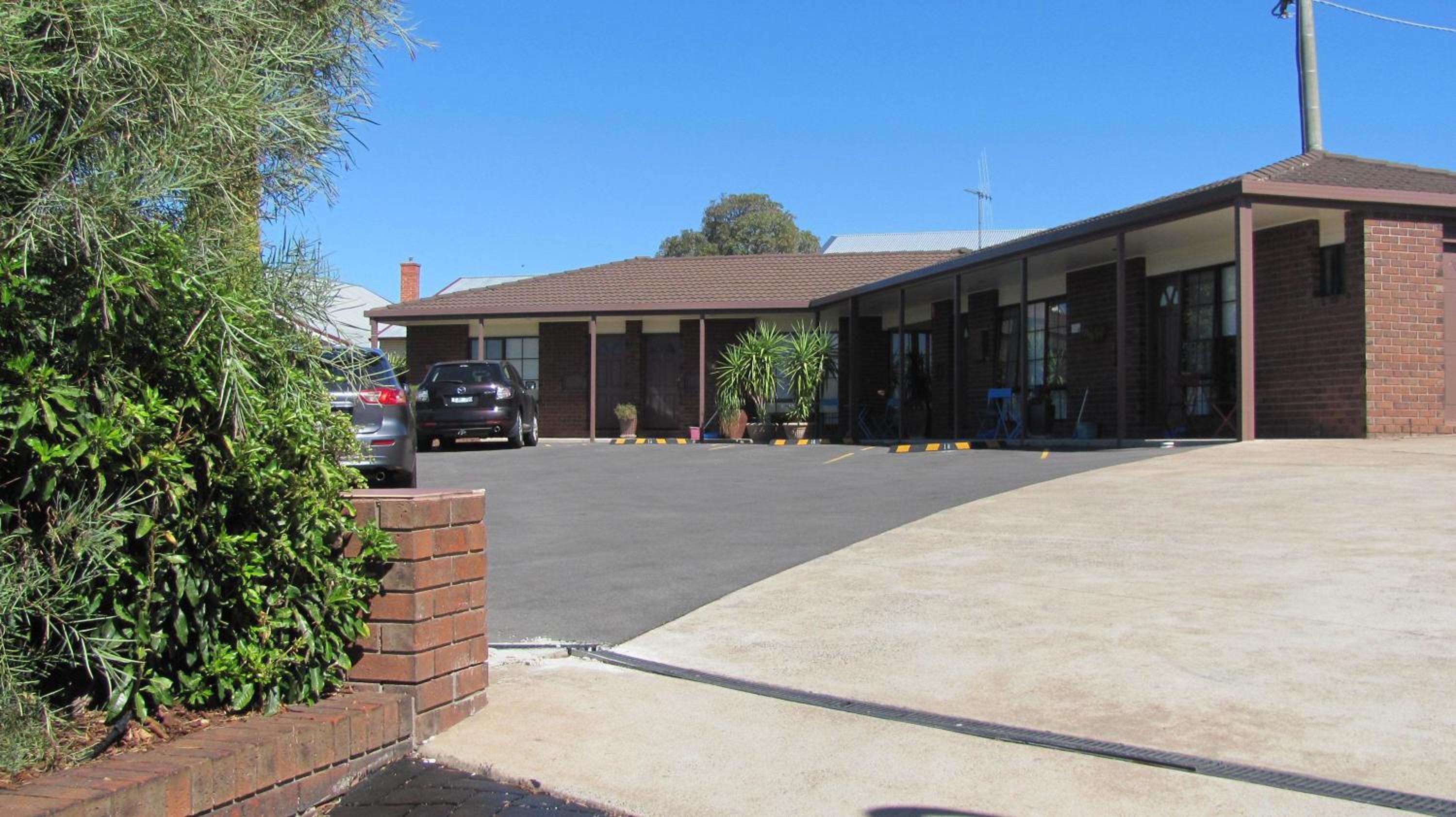 Bristol Hill Motor Inn view 5
