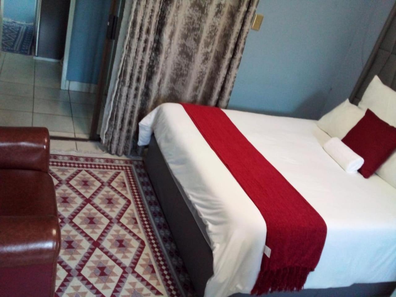 Contractors Group Accommodation In Klerksdorp view 4