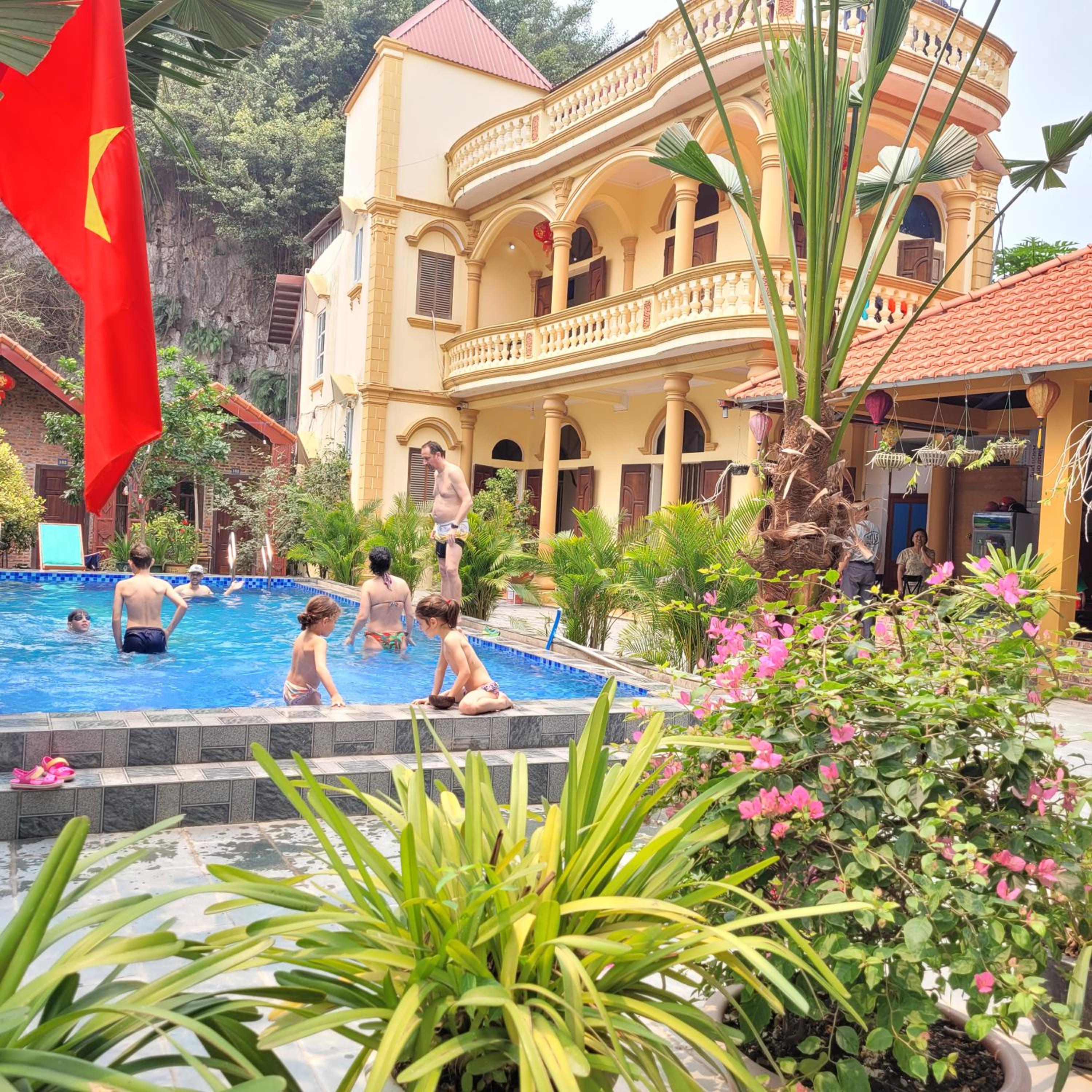 Tam Coc Mountain Lake Homestay view 4