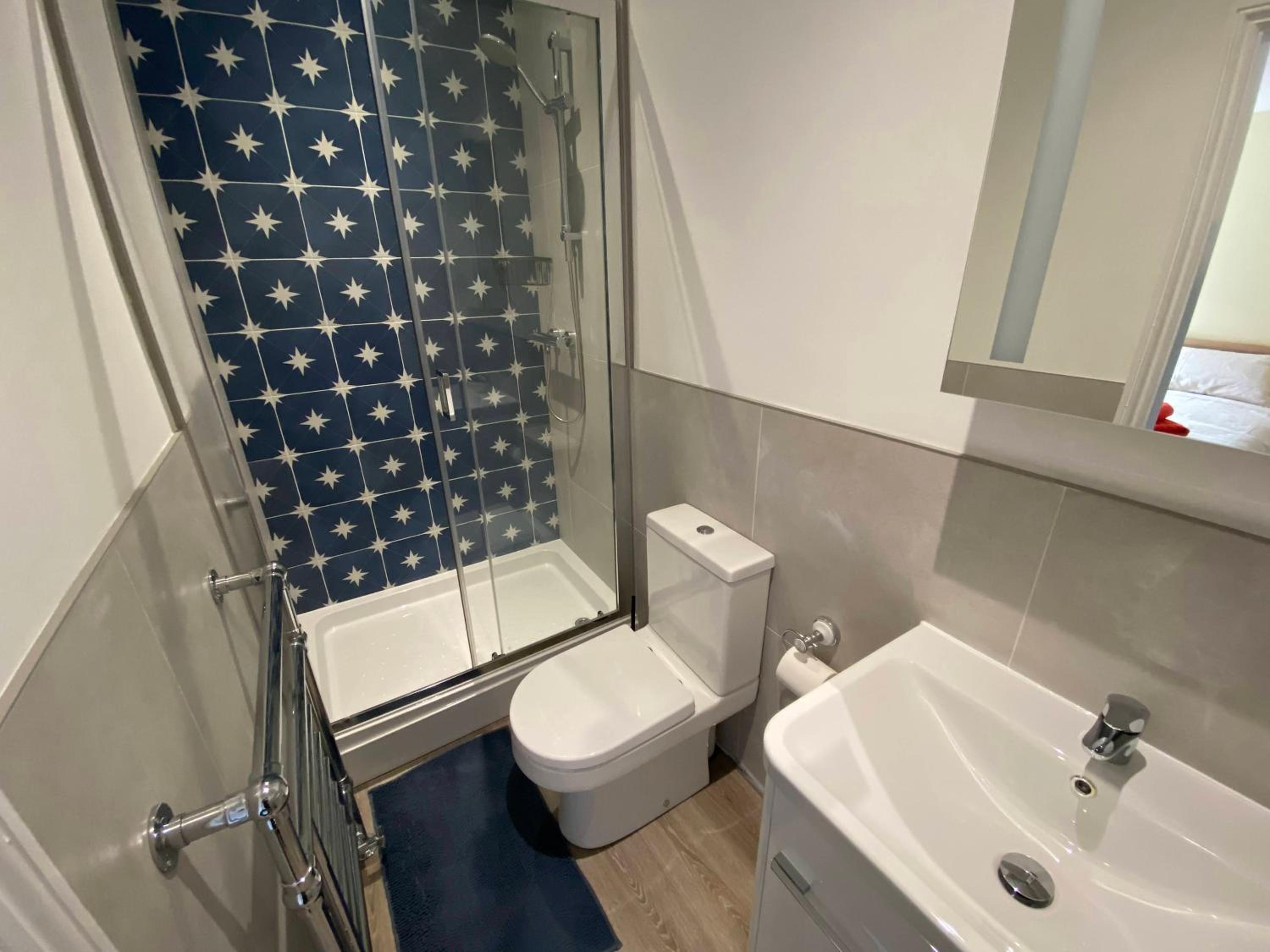 Clarendon Luxury Apartment