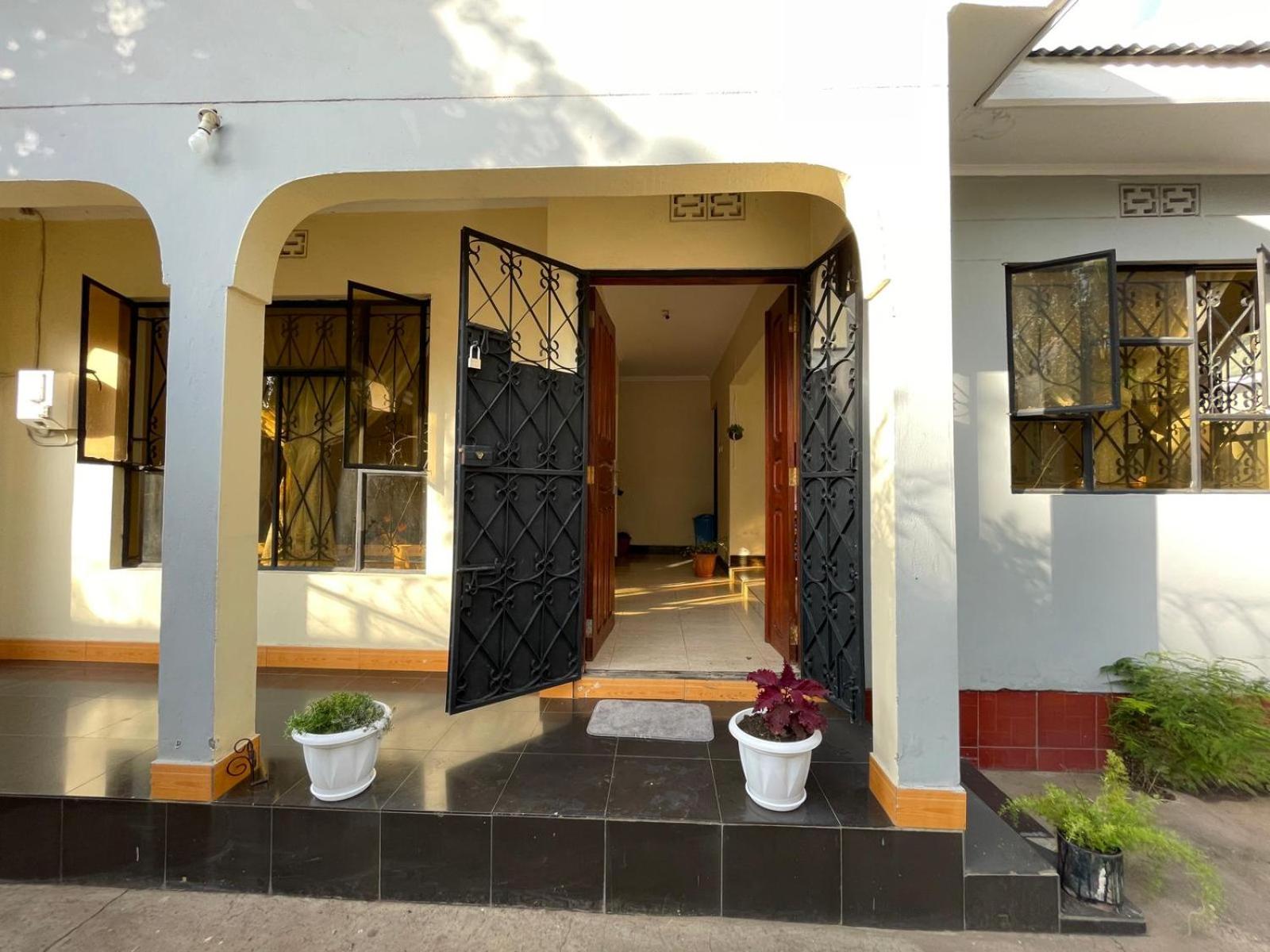 Wonders Hostel