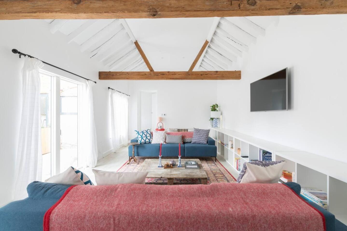 Simple Coastal Luxury near Southwold sleeps 10 view 4