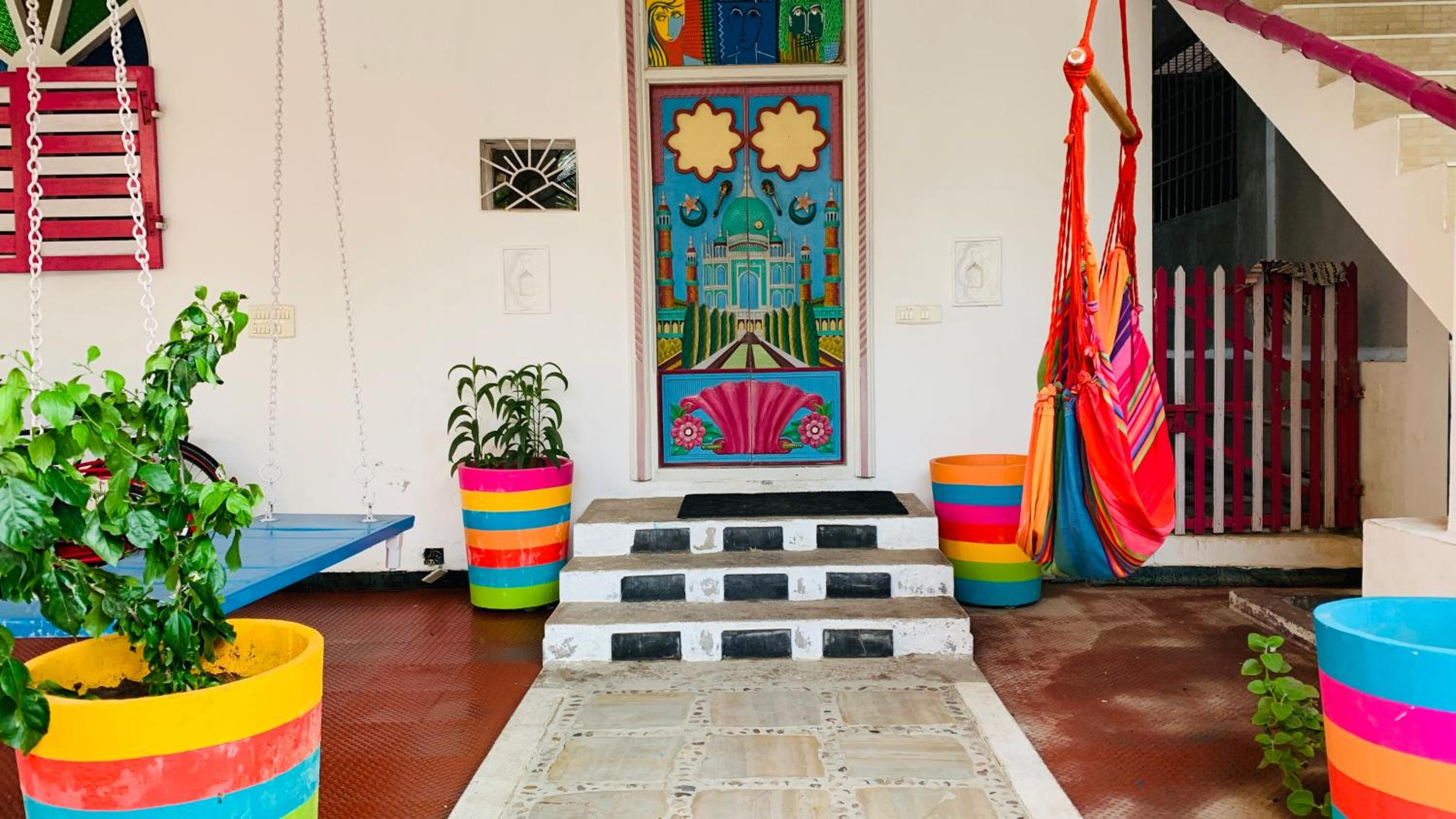 Holi-Wood Guesthouse