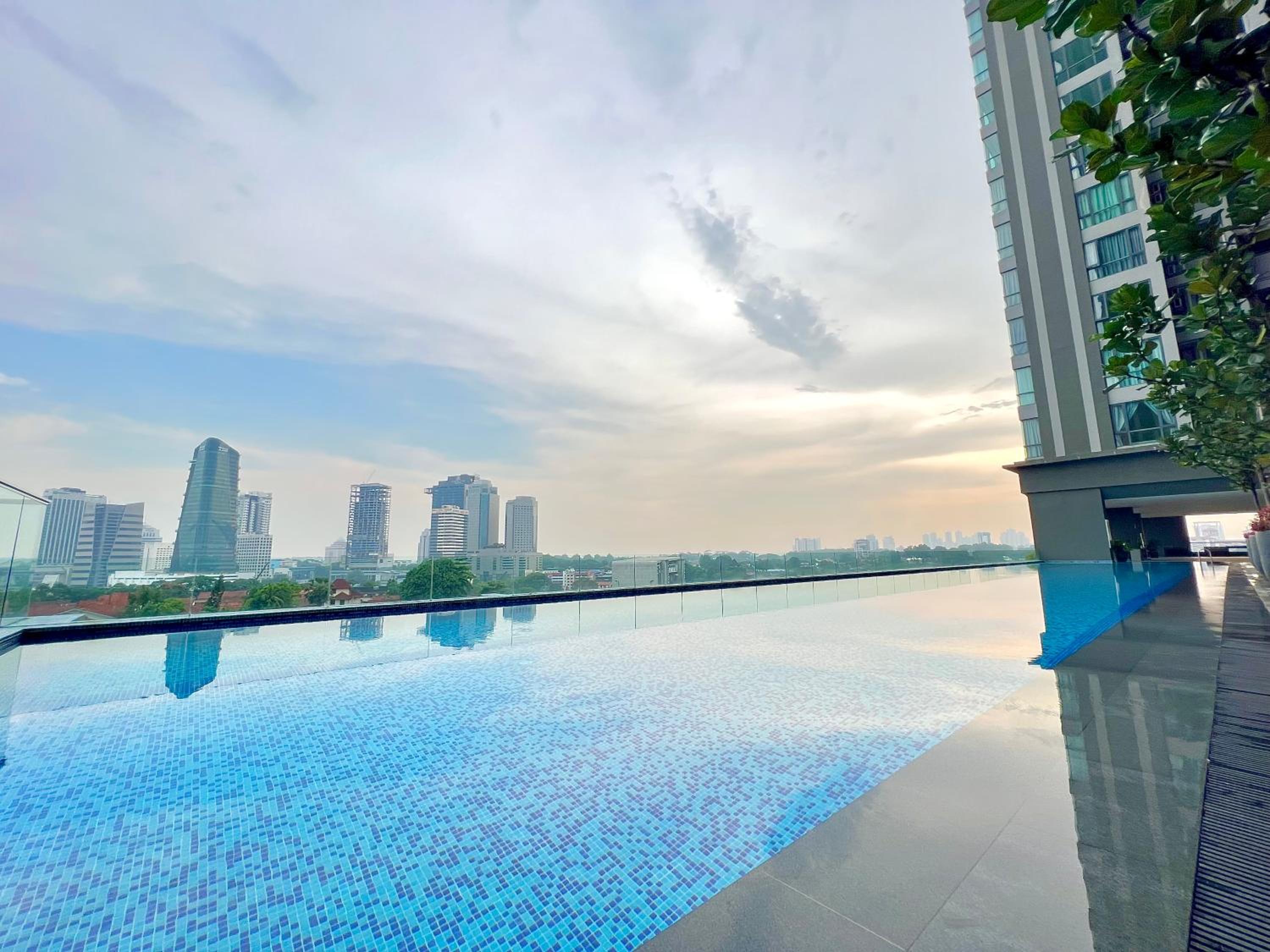 SKS Pavillion Residence Suites by Luxecocoo CK Johor Bahru