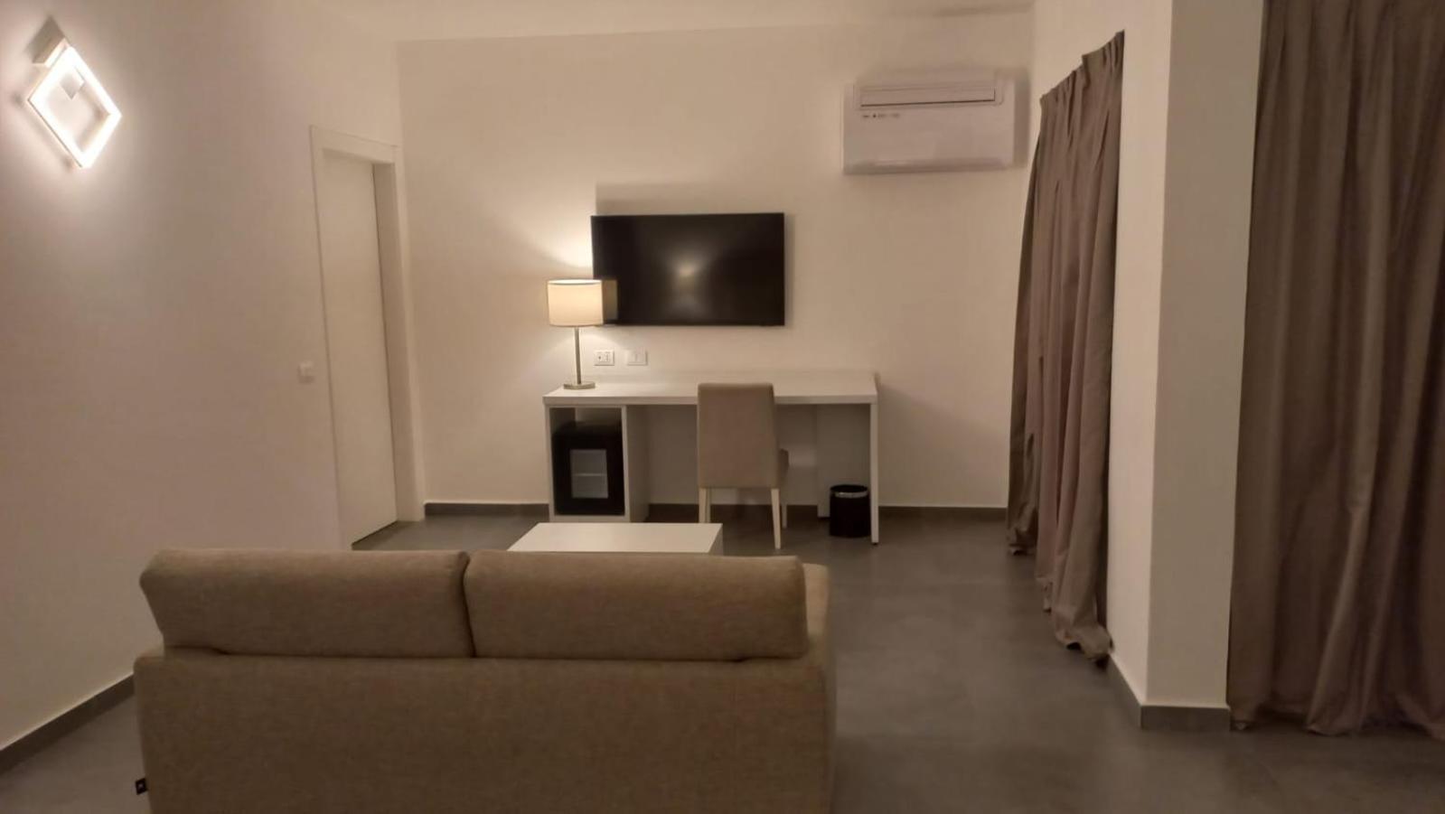 Oasis White Hotel