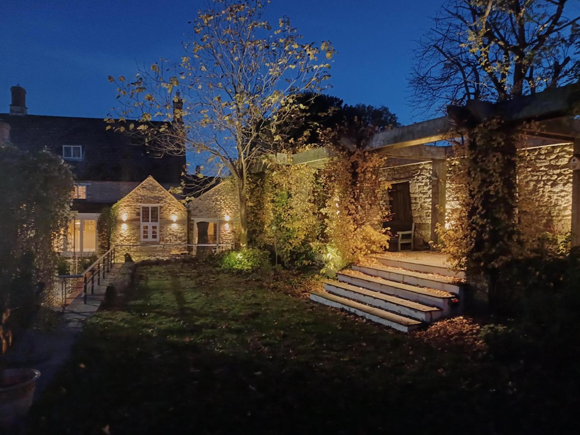 Wilde Escapes