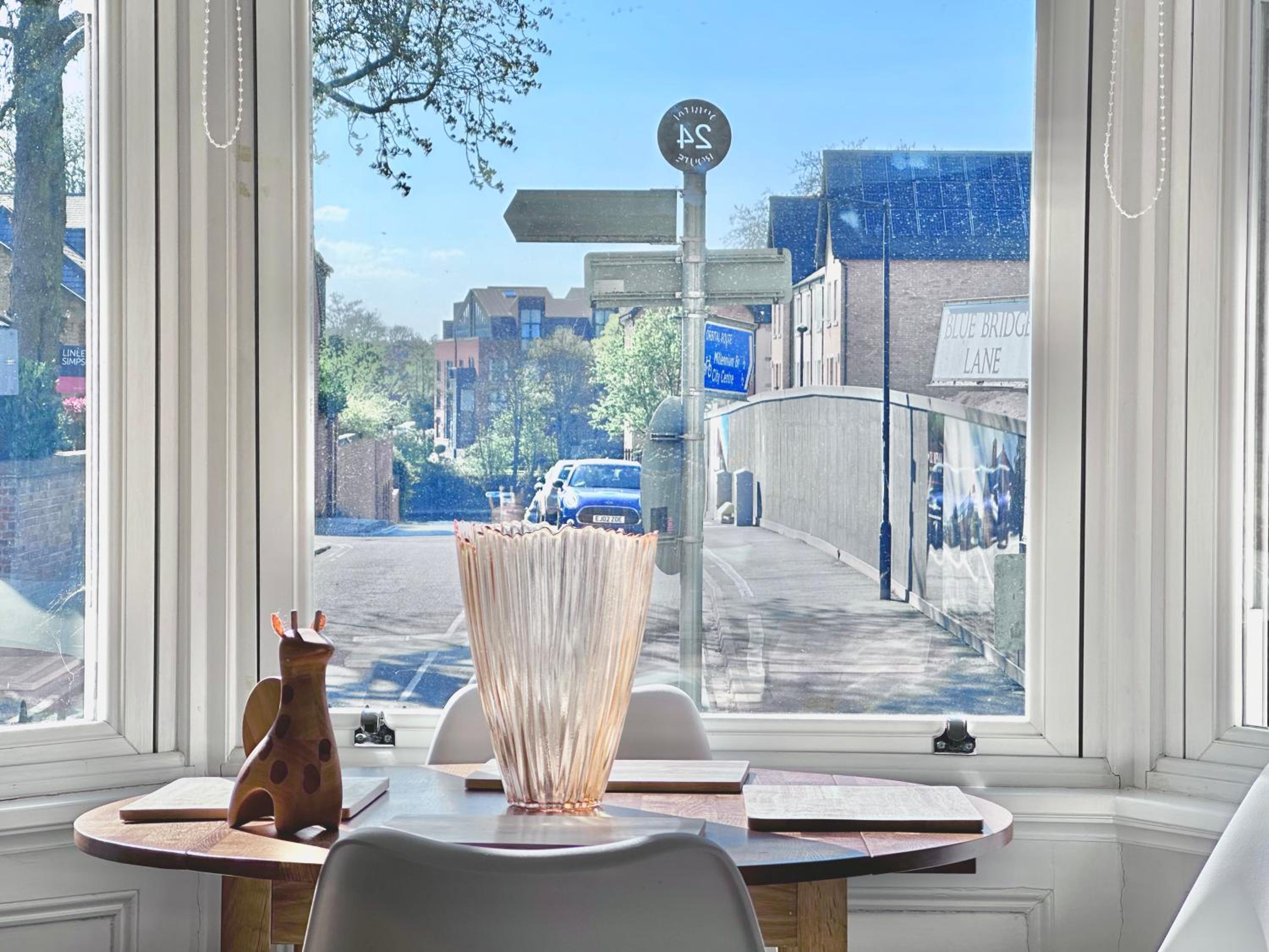 Clifford's Reach at Bluebridge Court with Free Parking view 4