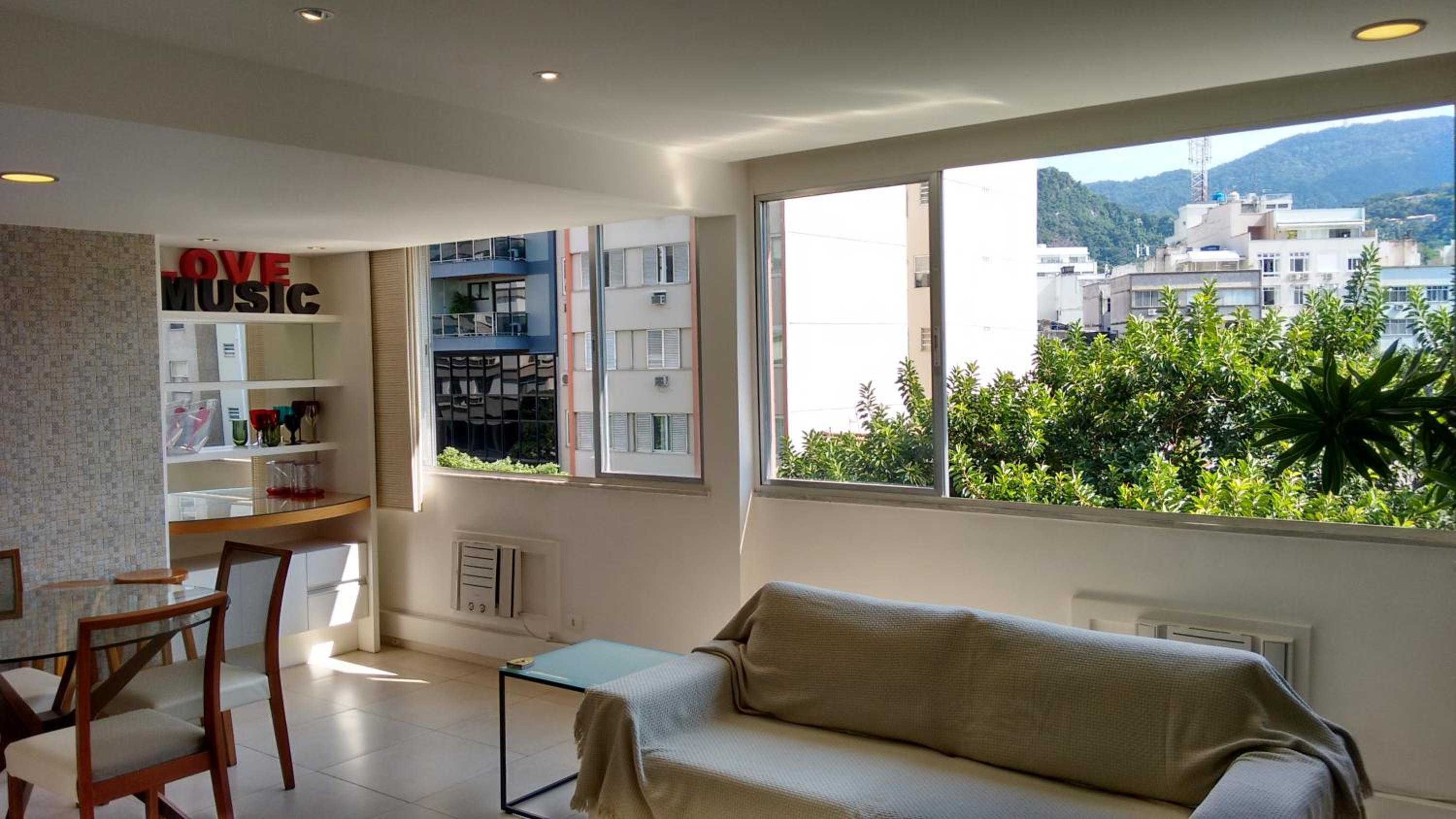 The Place Leblon view 4
