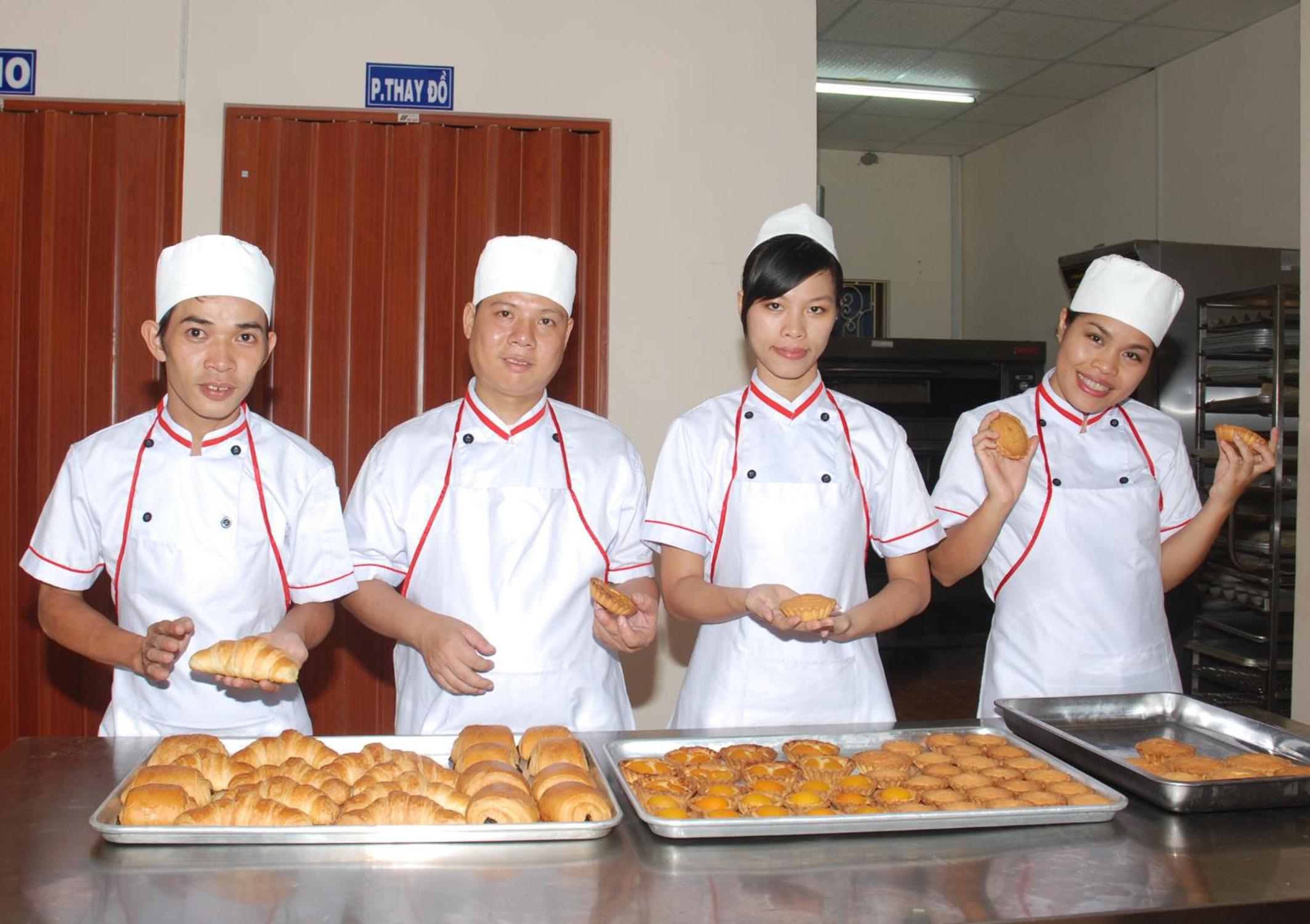 Nhà Khách Làng May Mắn - Village Chance