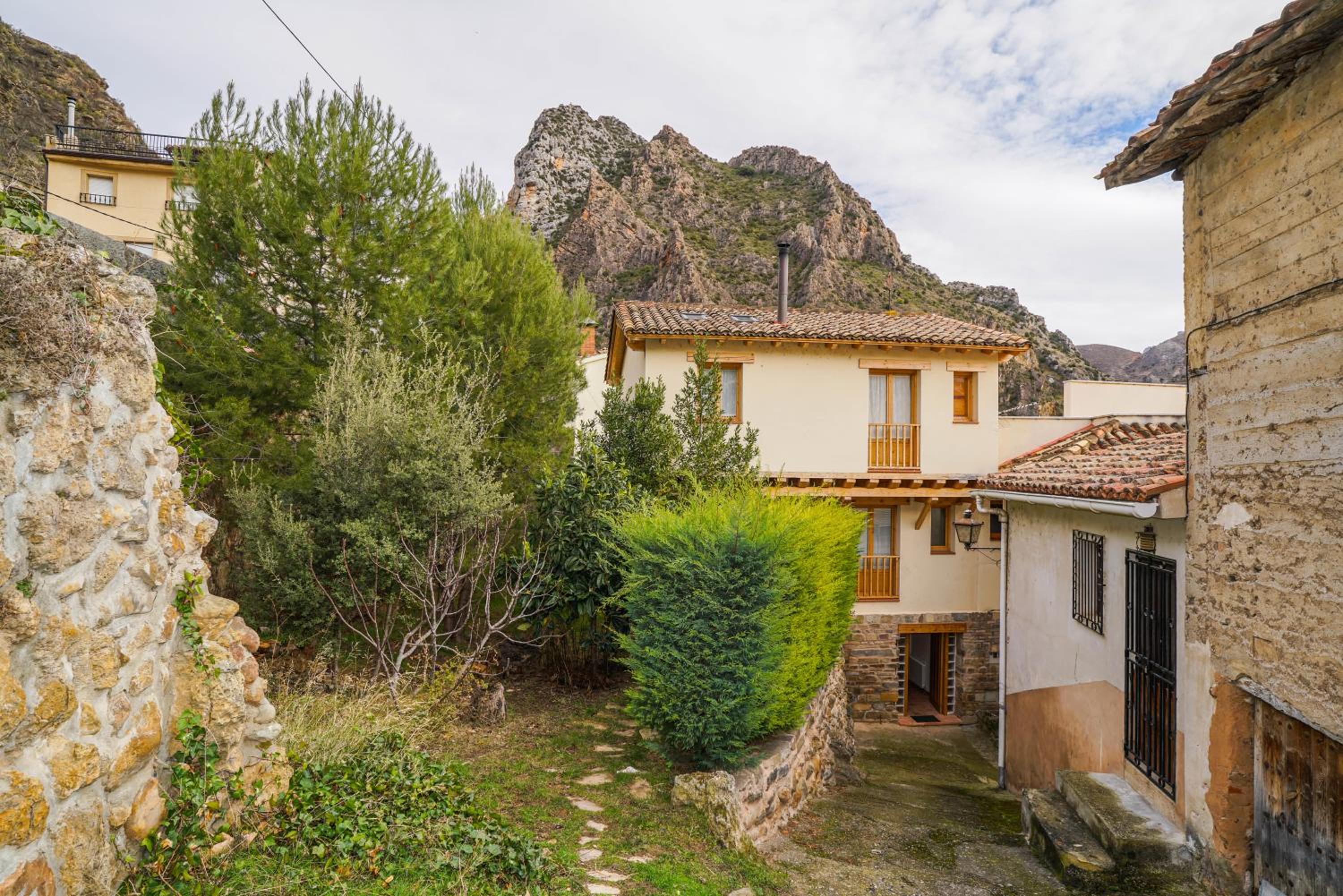 Casa Arnedillo by Apartamentos Arnedillo