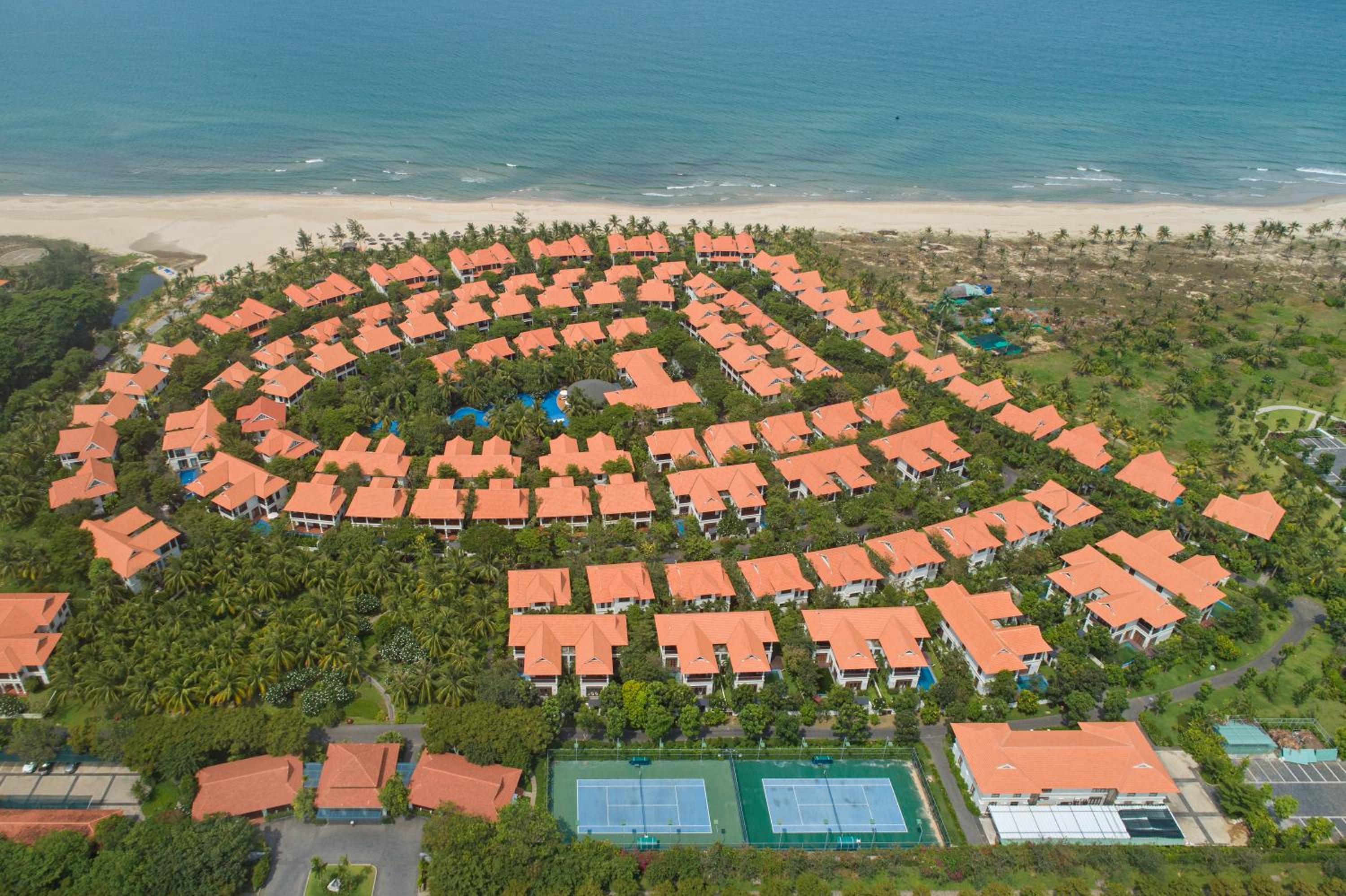 Sun Grow Luxury Villas & Resort Da Nang view 2