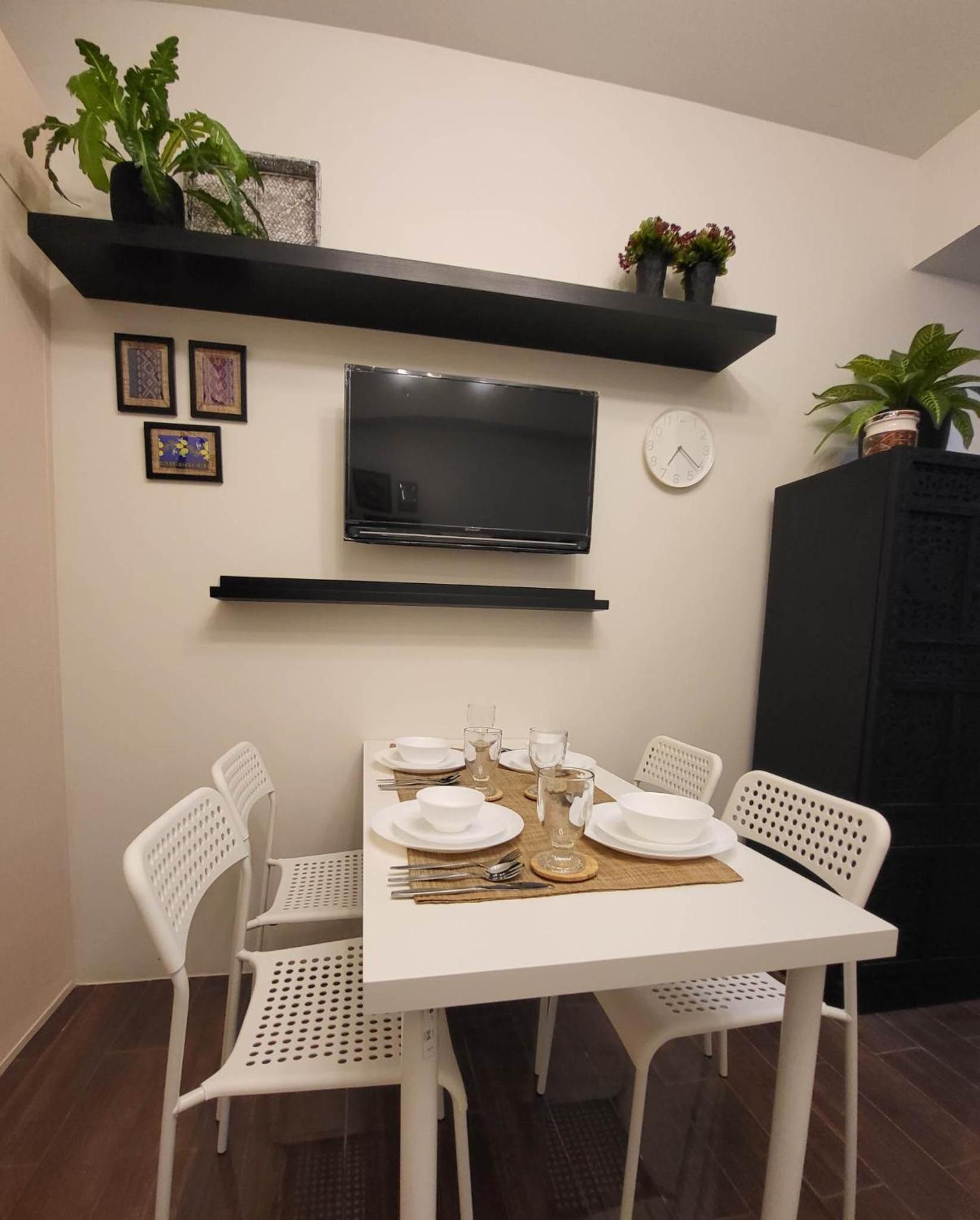 Air Residence - Staycations Up Above Unit 4657 view 5
