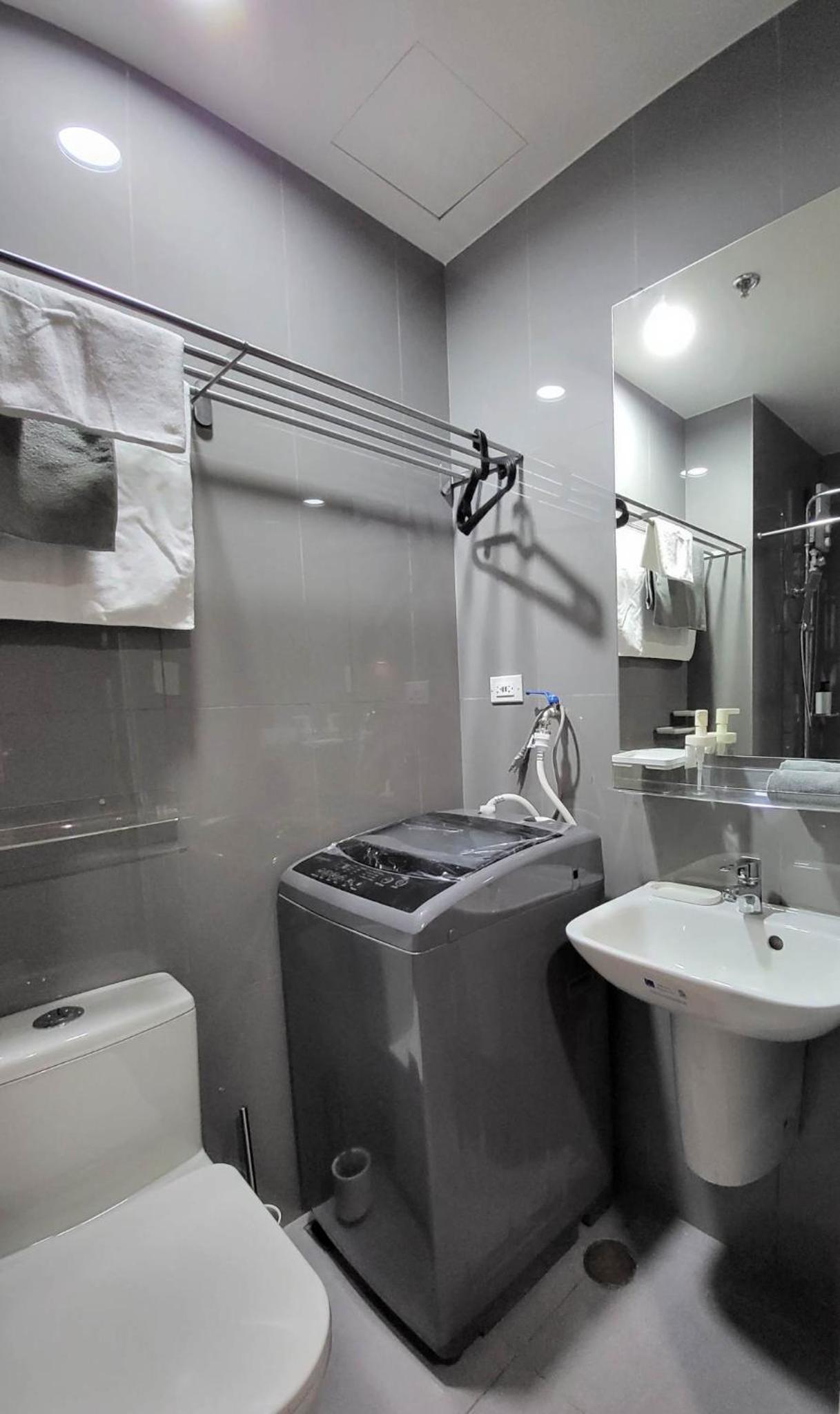 Air Residence - Staycations Up Above Unit 4657 view 3