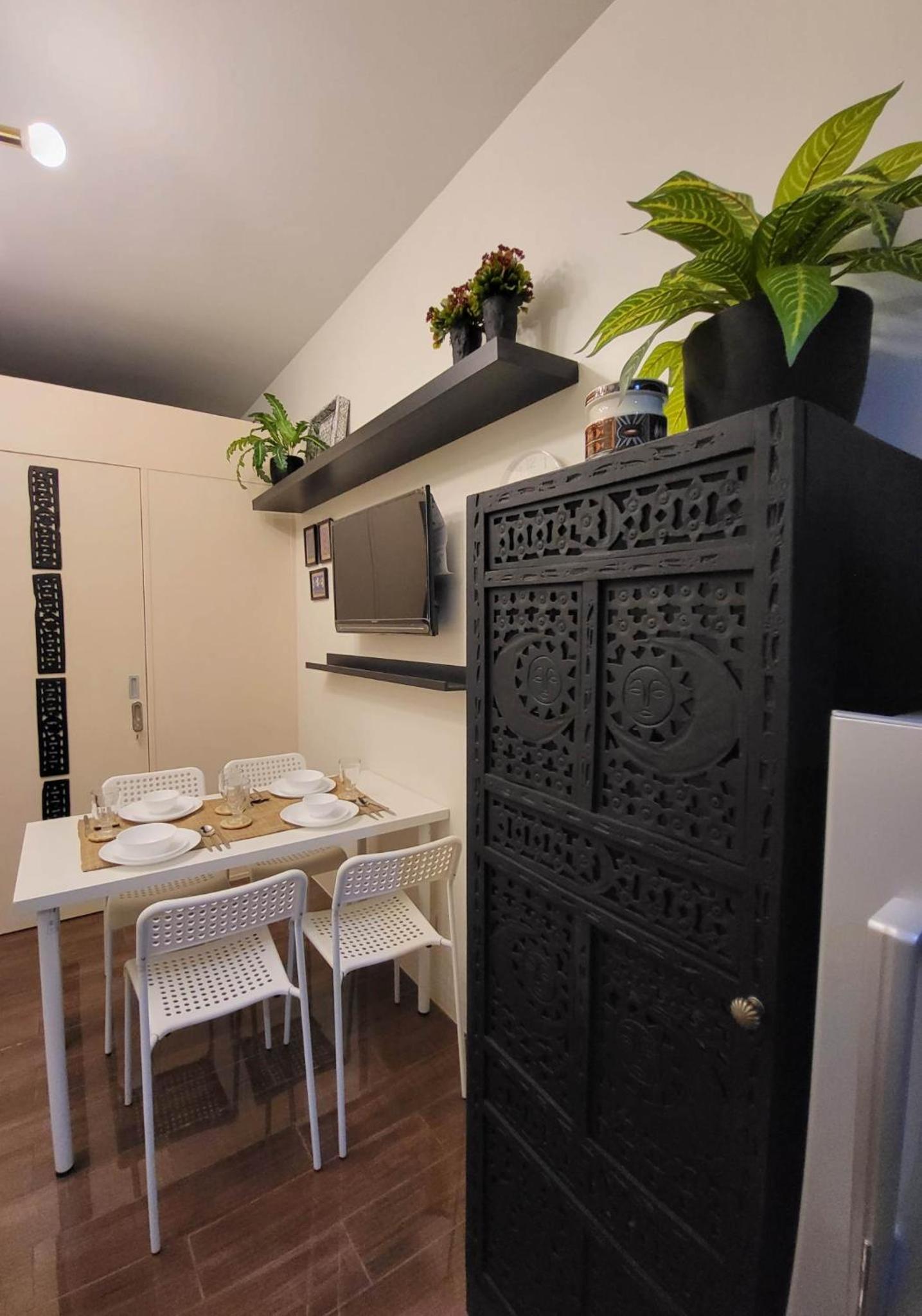 Air Residence - Staycations Up Above Unit 4657 view 2