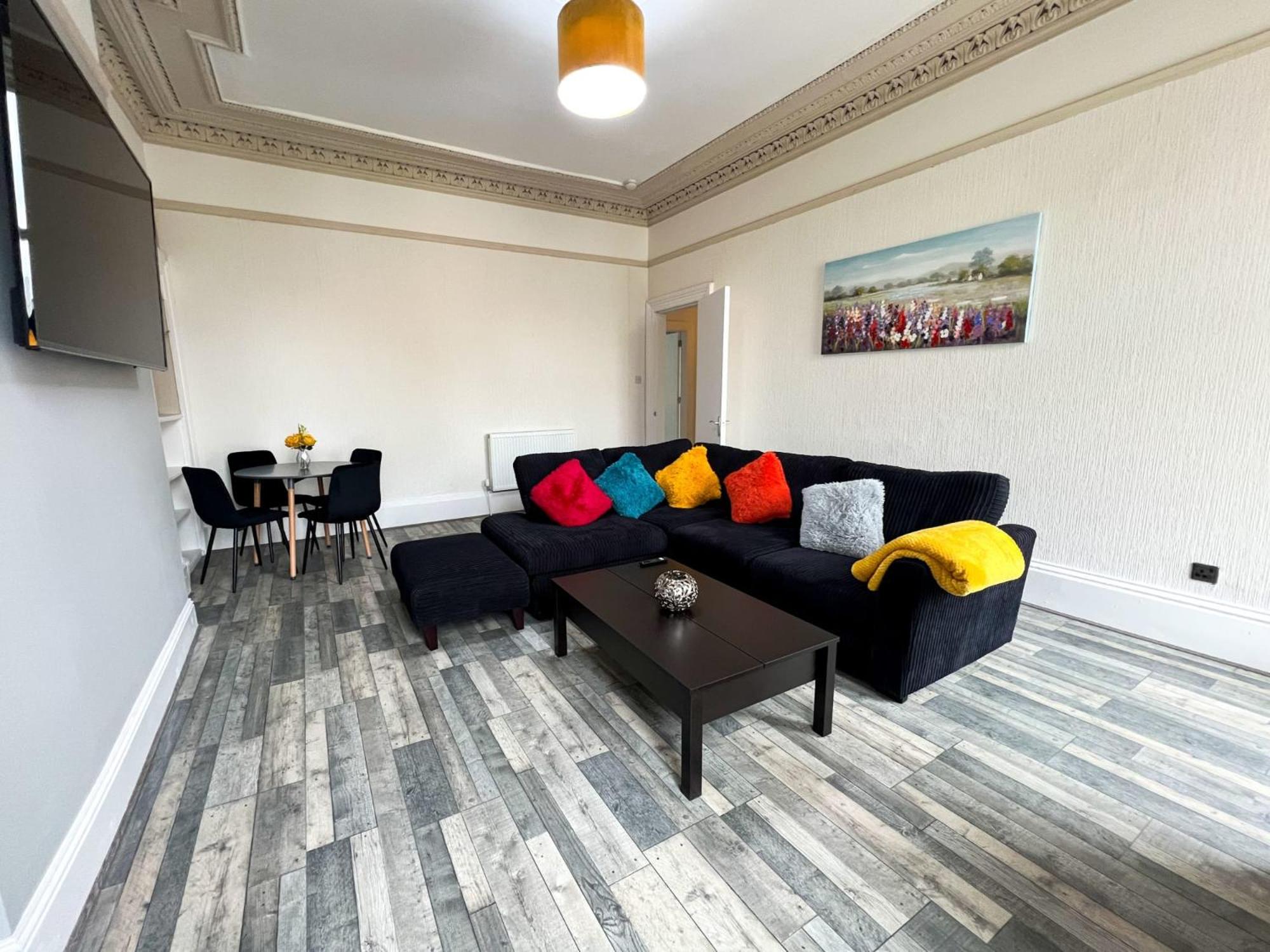 Premium 2BR Flat in the City Centre view 4
