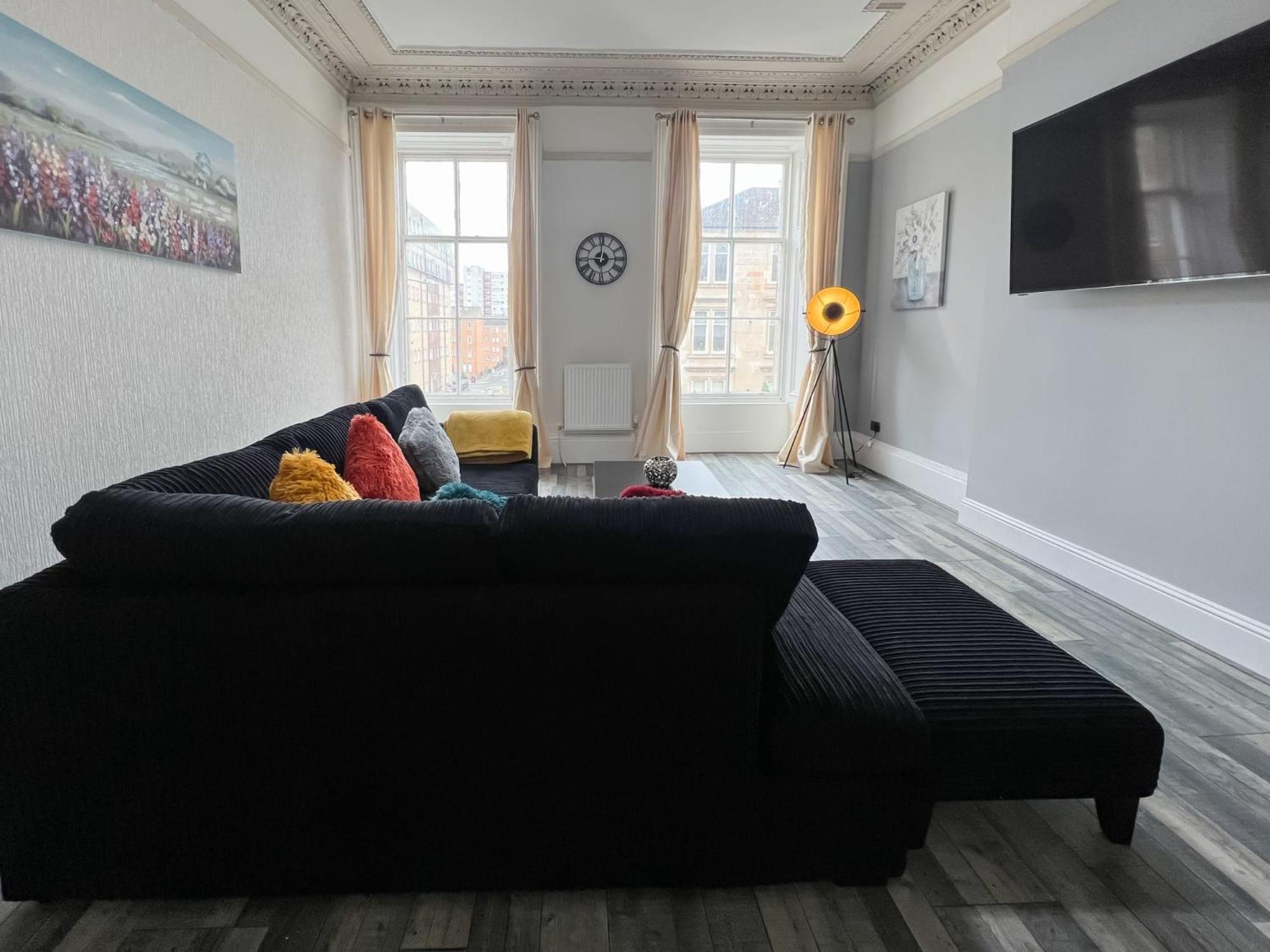 Premium 2BR Flat in the City Centre view 5
