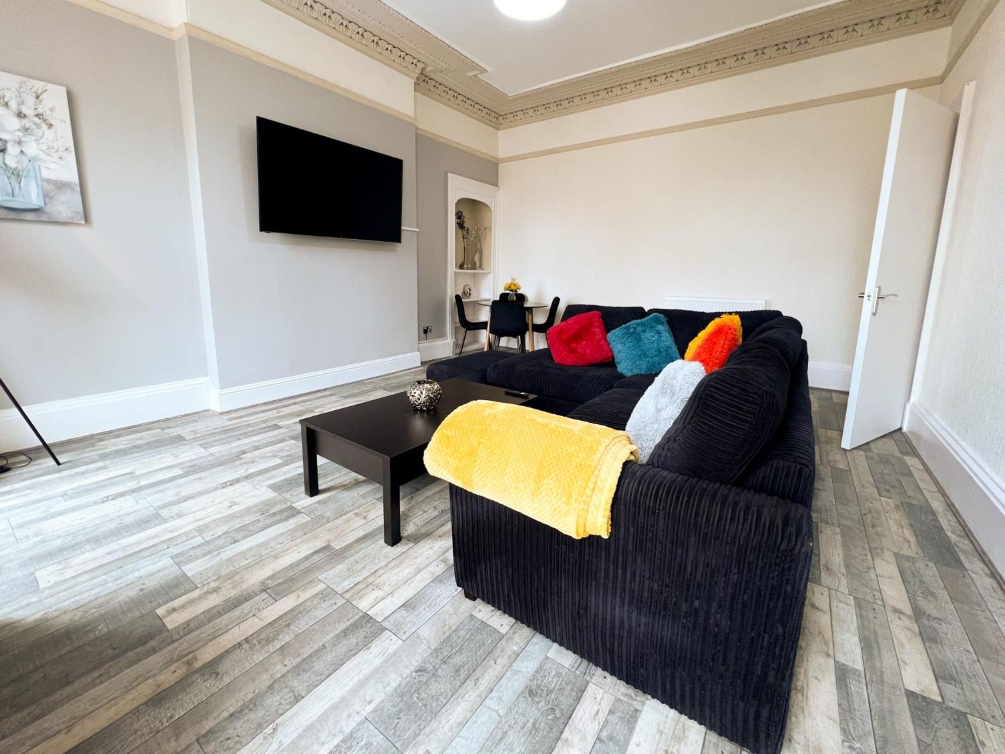 Premium 2BR Flat in the City Centre view 2