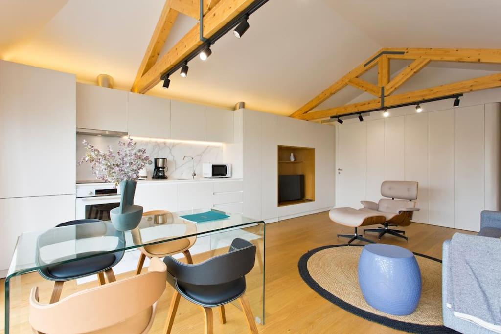 Boutique Rentals-Primrose Terrace&Garage
