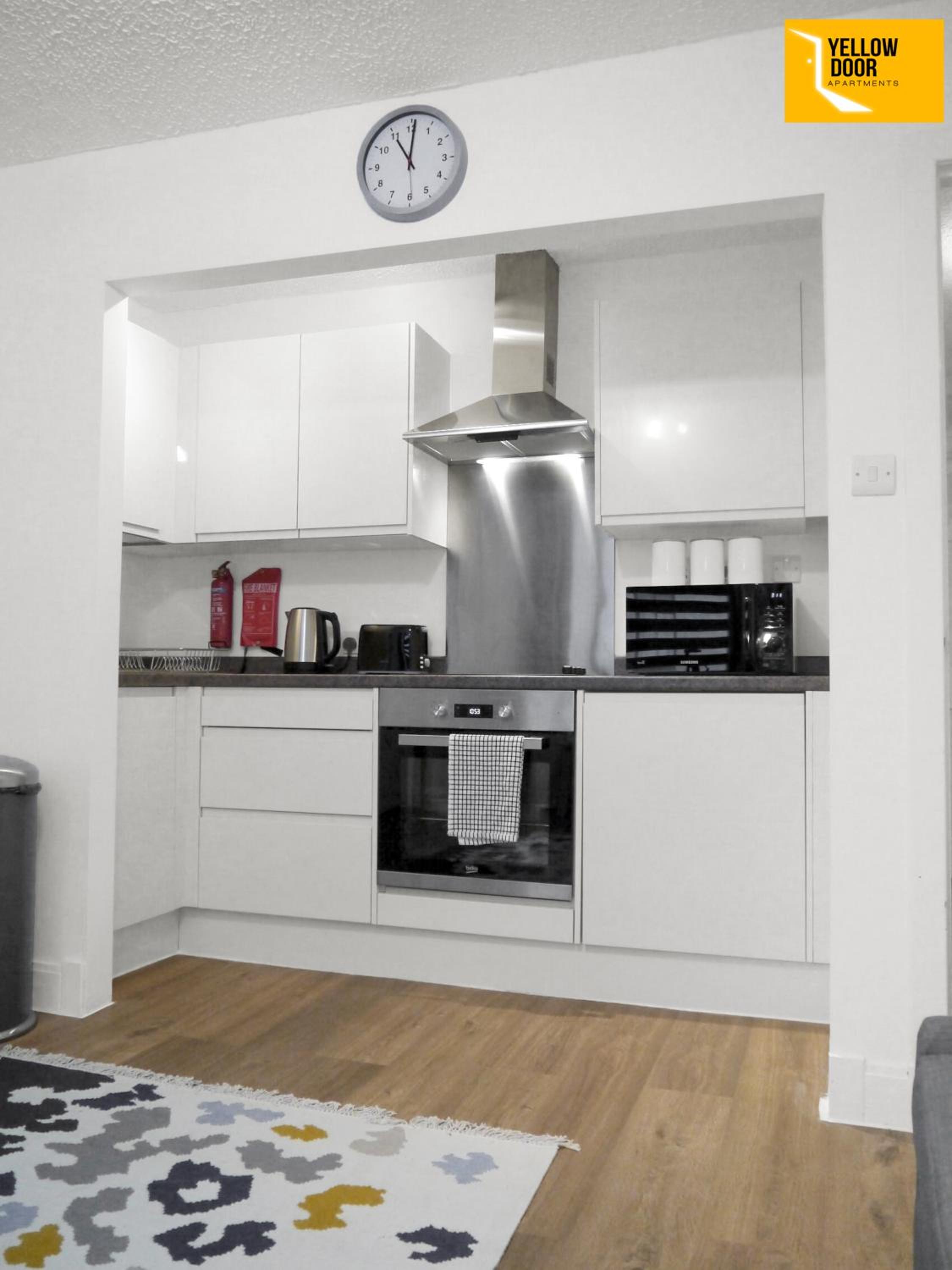 Quiet West End Apartment - WiFi - Free Parking view 4