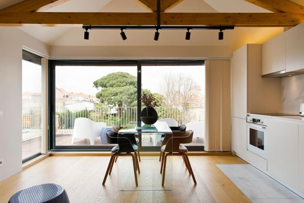 Boutique Rentals-Primrose Terrace&Garage