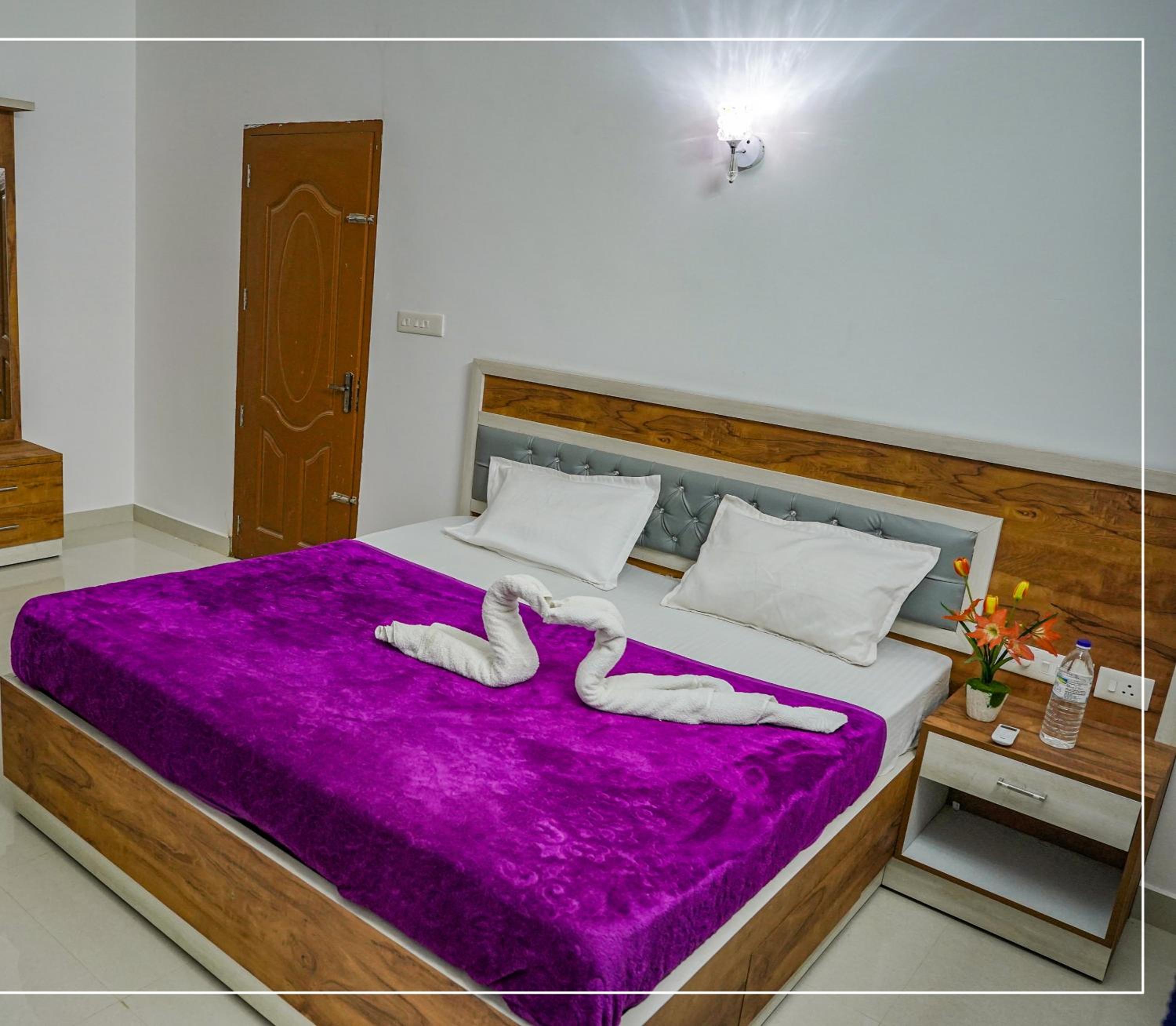 RAIN DROPS PREMIUM VILLAS - Athirappilly view 5