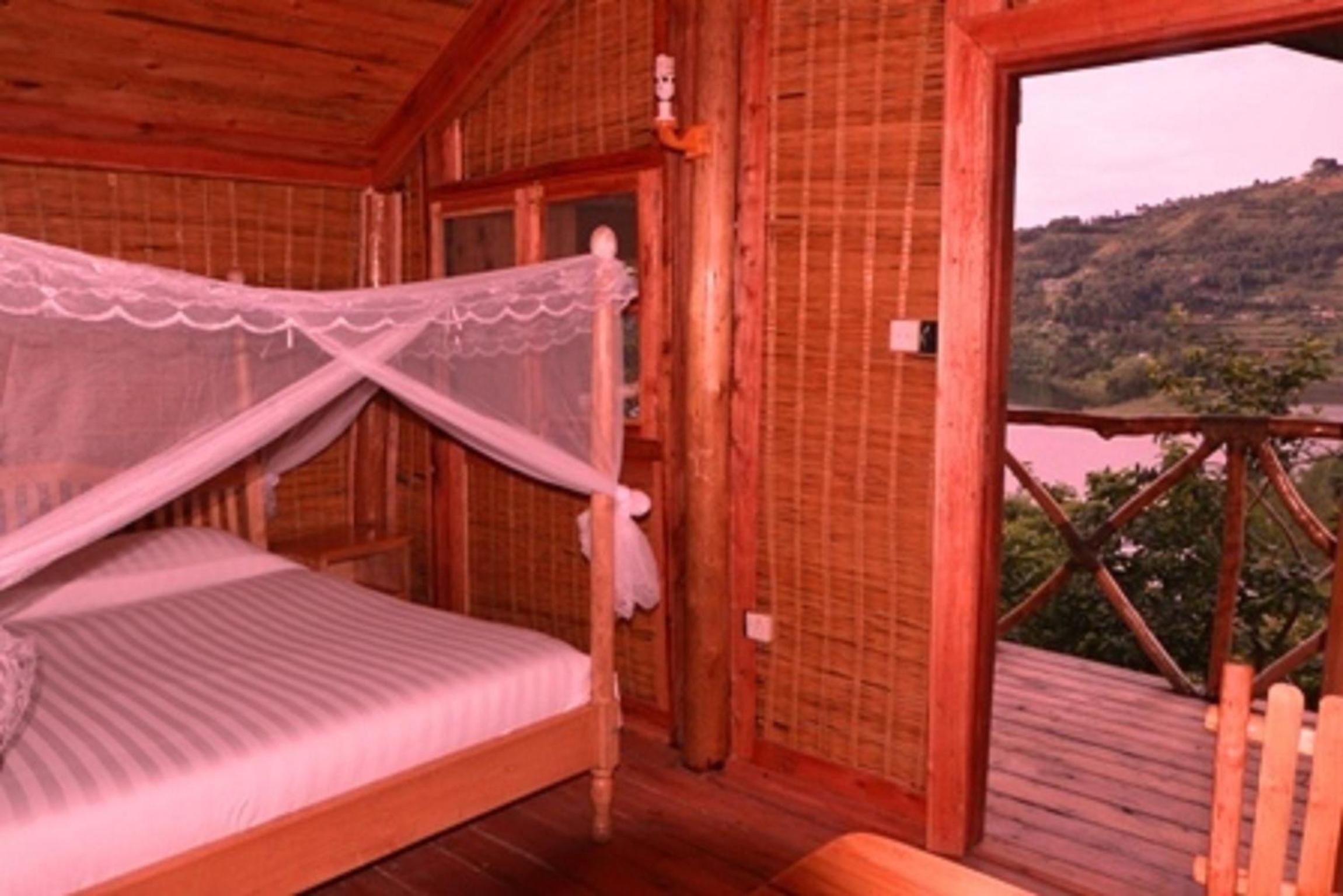 Lake Bunyonyi Eco Resort