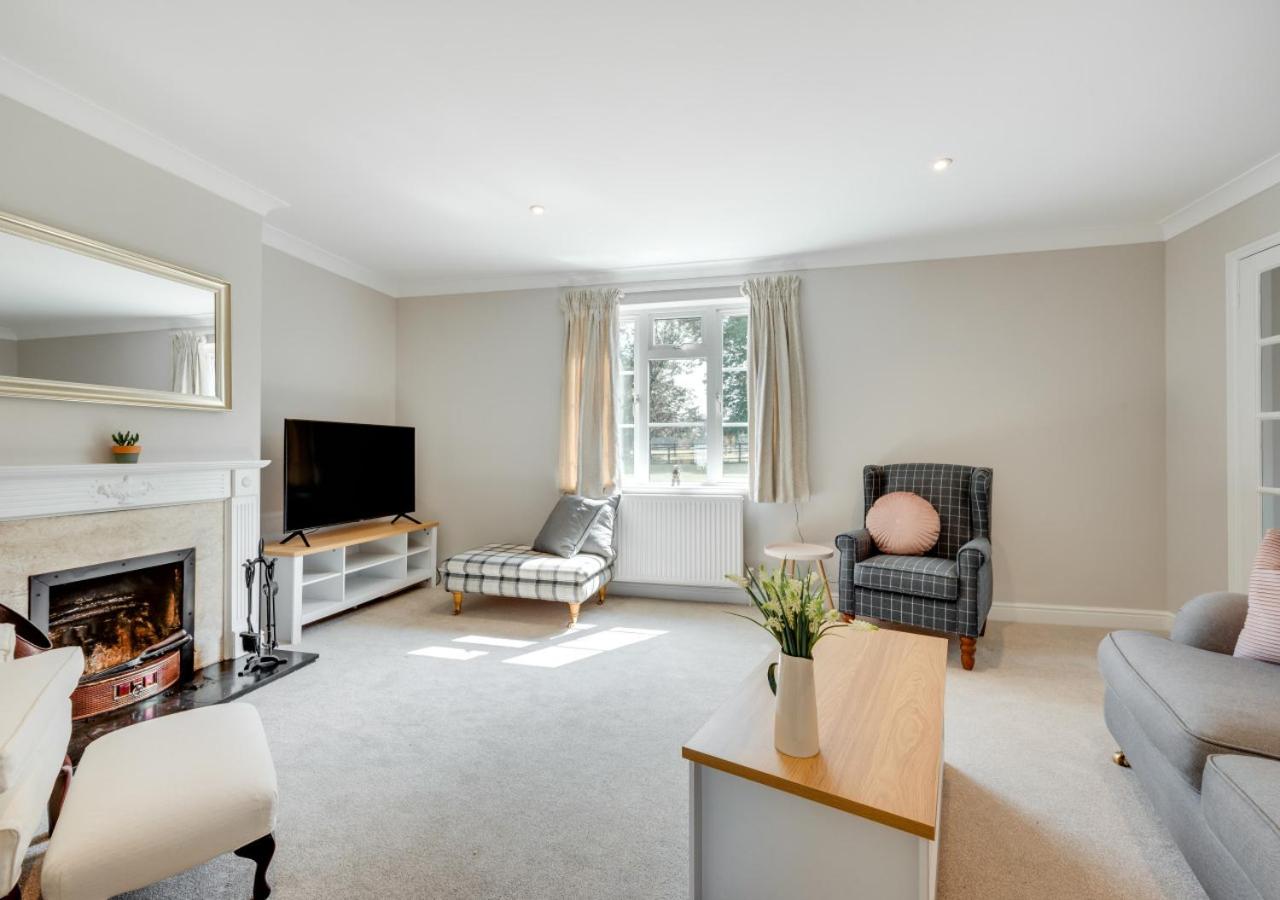 3 Bed in Rushmere St. Andrew oc-1lux view 4