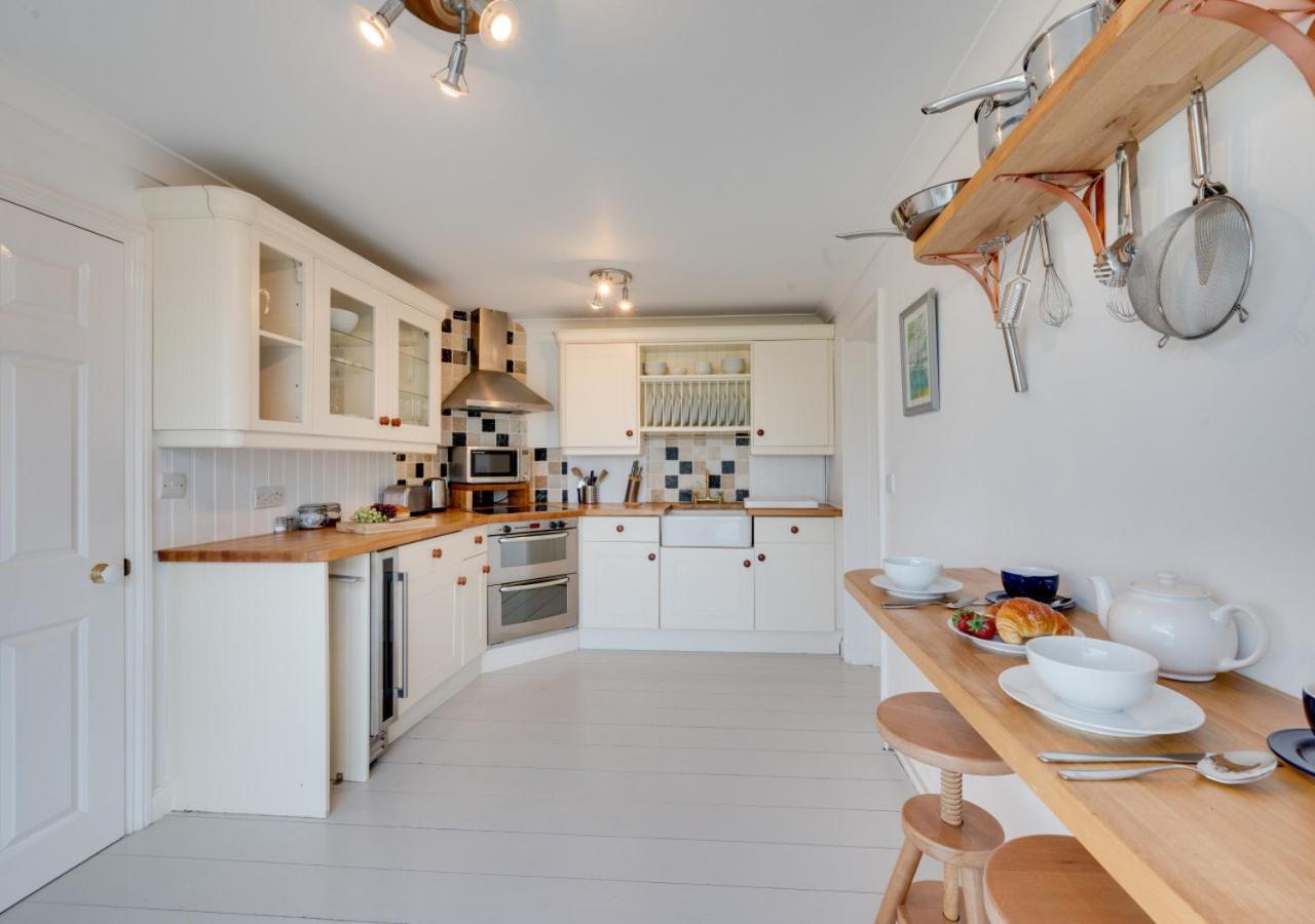 3 Bed in Belchamp Otten oc-2mf view 3