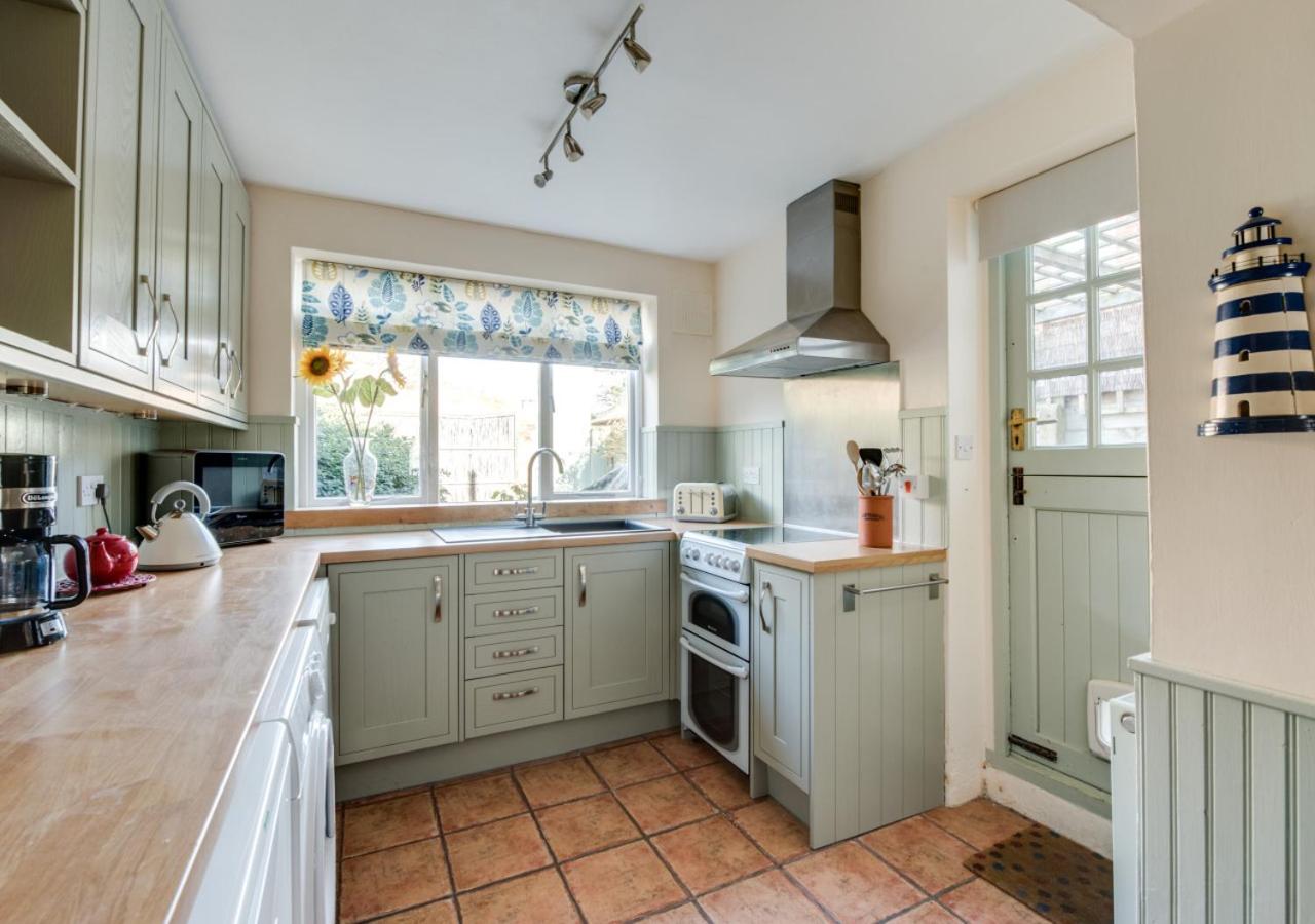 4 Bed in Southwold oc-30vs view 3