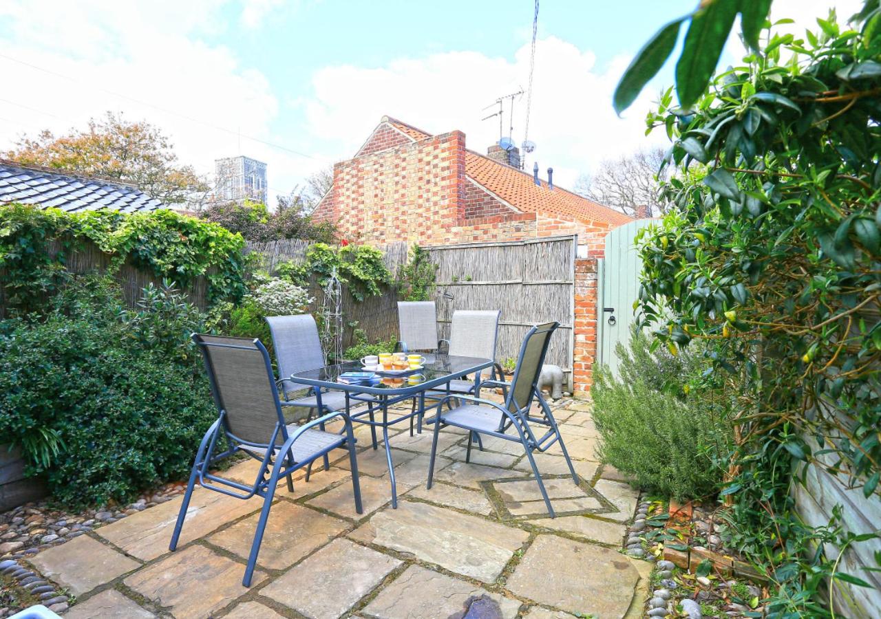 4 Bed in Southwold oc-30vs view 2
