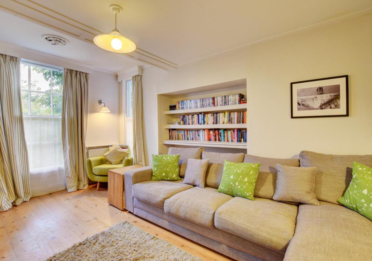 3 Bed in Woodbridge oc-sfdor view 4