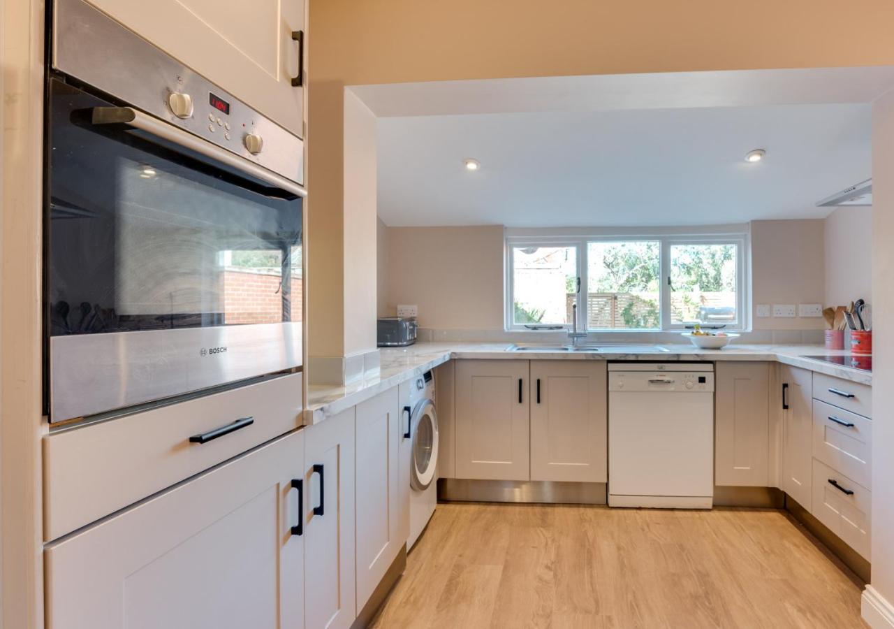 4 Bed in Southwold oc-44stra view 3