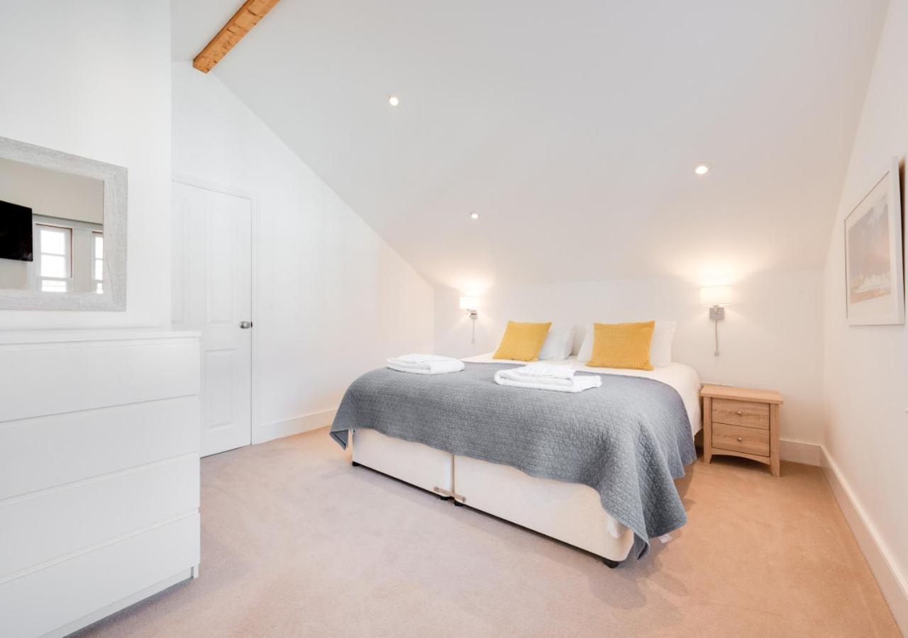 3 Bed in Southwold oc-asht view 3