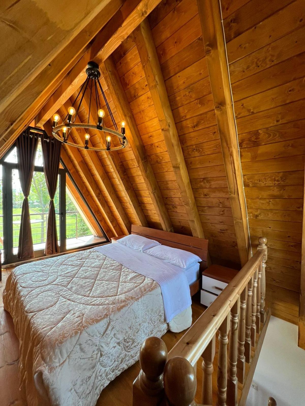 Windmill Shkodra Gesthouse Camping & Grill