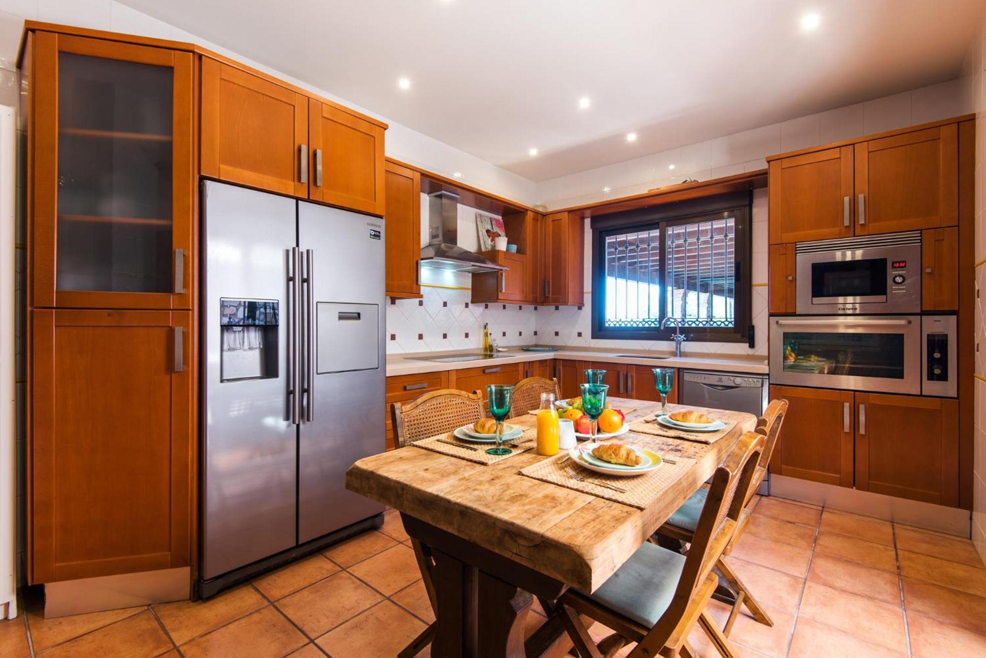 VILLA ANDALUCIA ATLANTIDA, casa con piscina privada