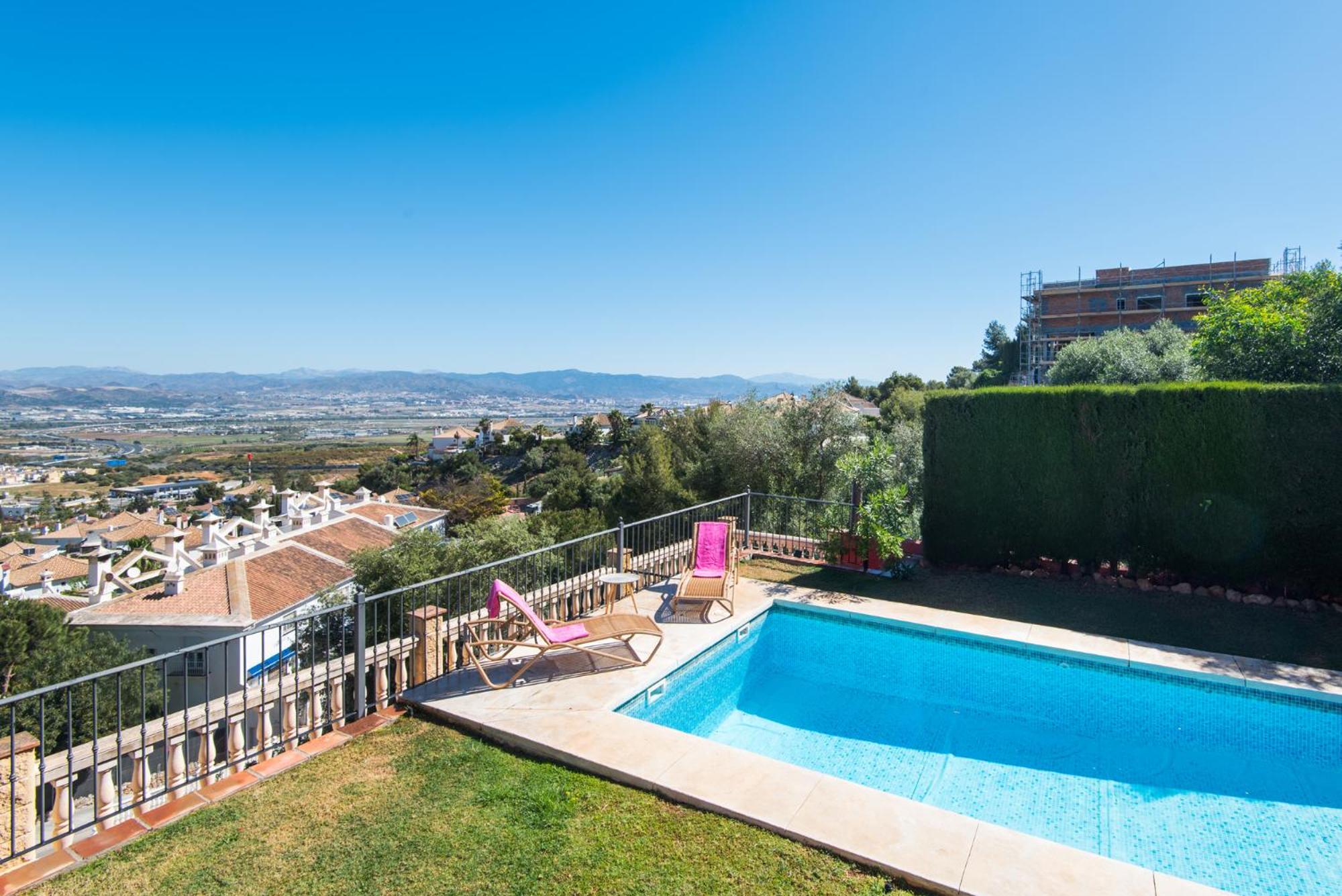 VILLA ANDALUCIA ATLANTIDA, casa con piscina privada