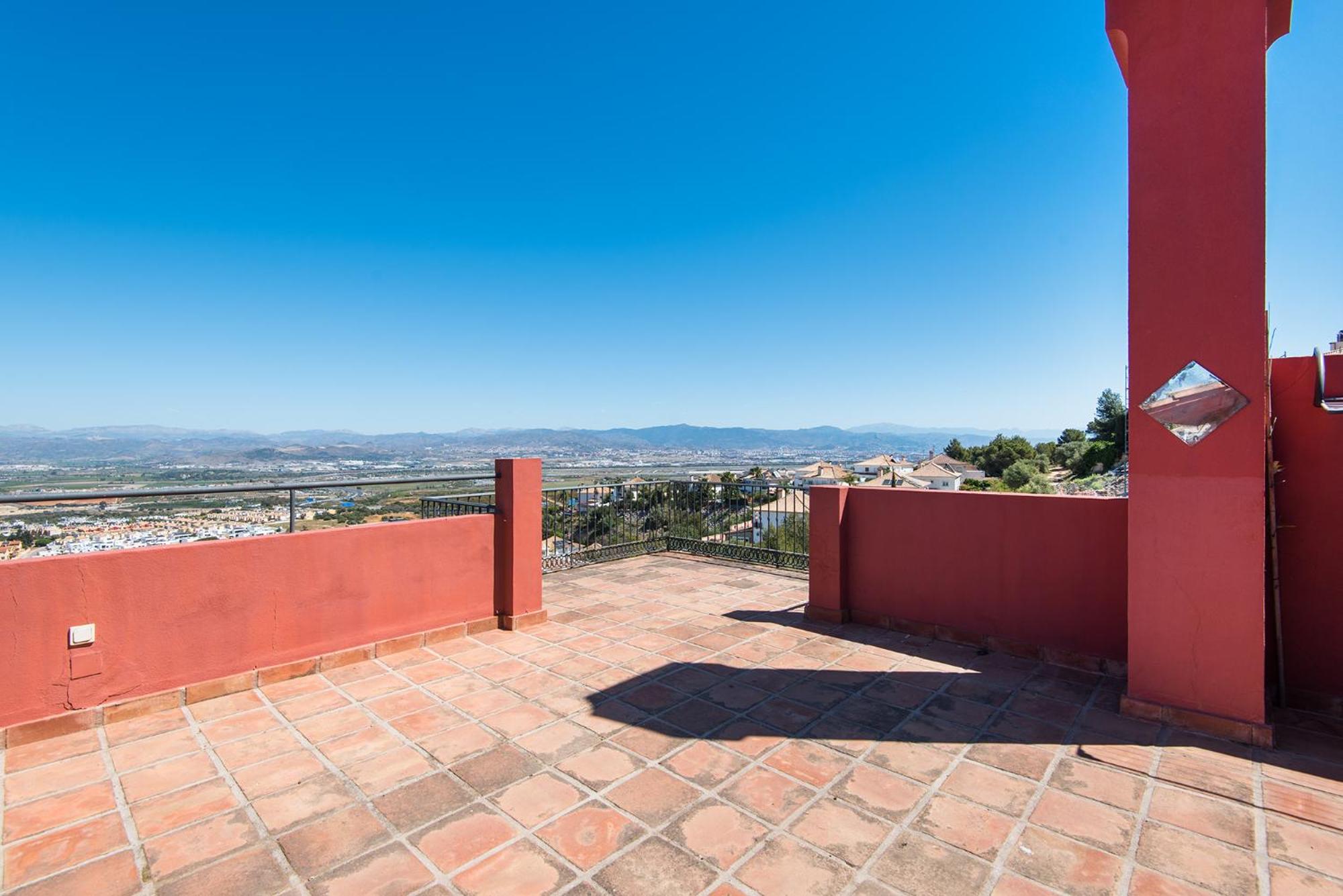 VILLA ANDALUCIA ATLANTIDA, casa con piscina privada