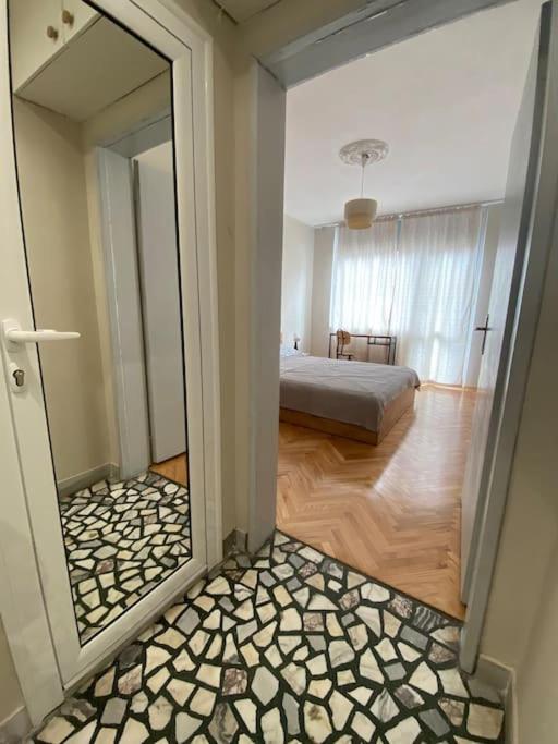 Aprilov Apartment