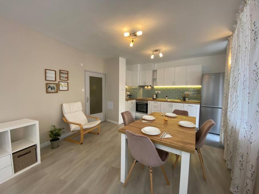 Aprilov Apartment