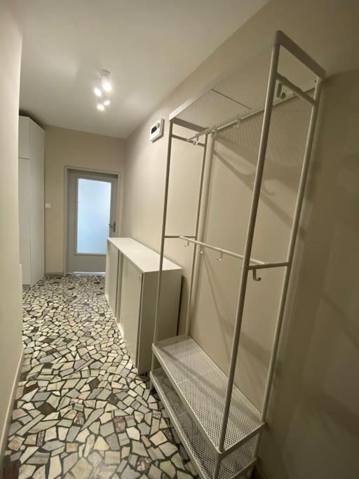 Aprilov Apartment