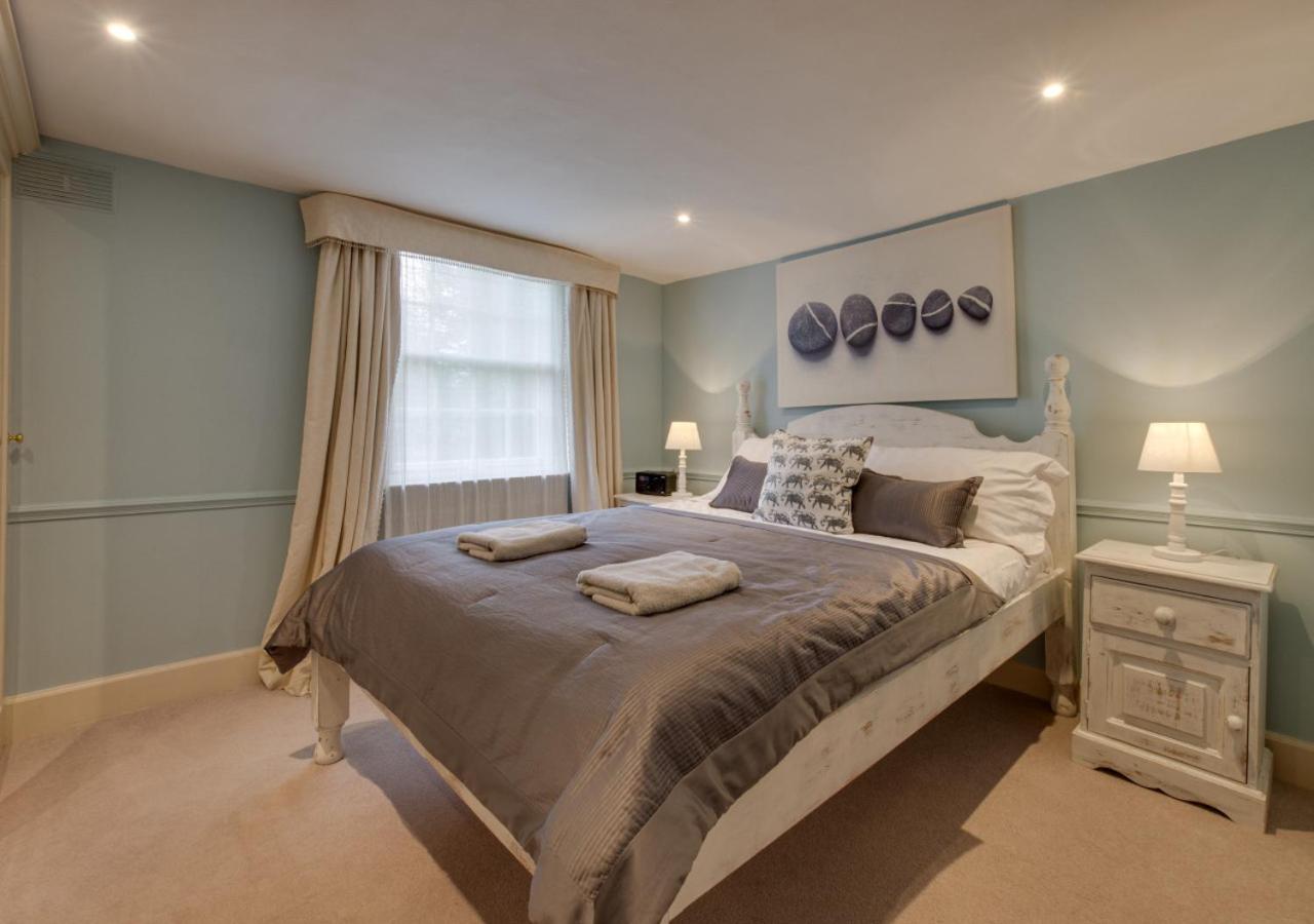 4 Bed in Wrentham oc-hdress