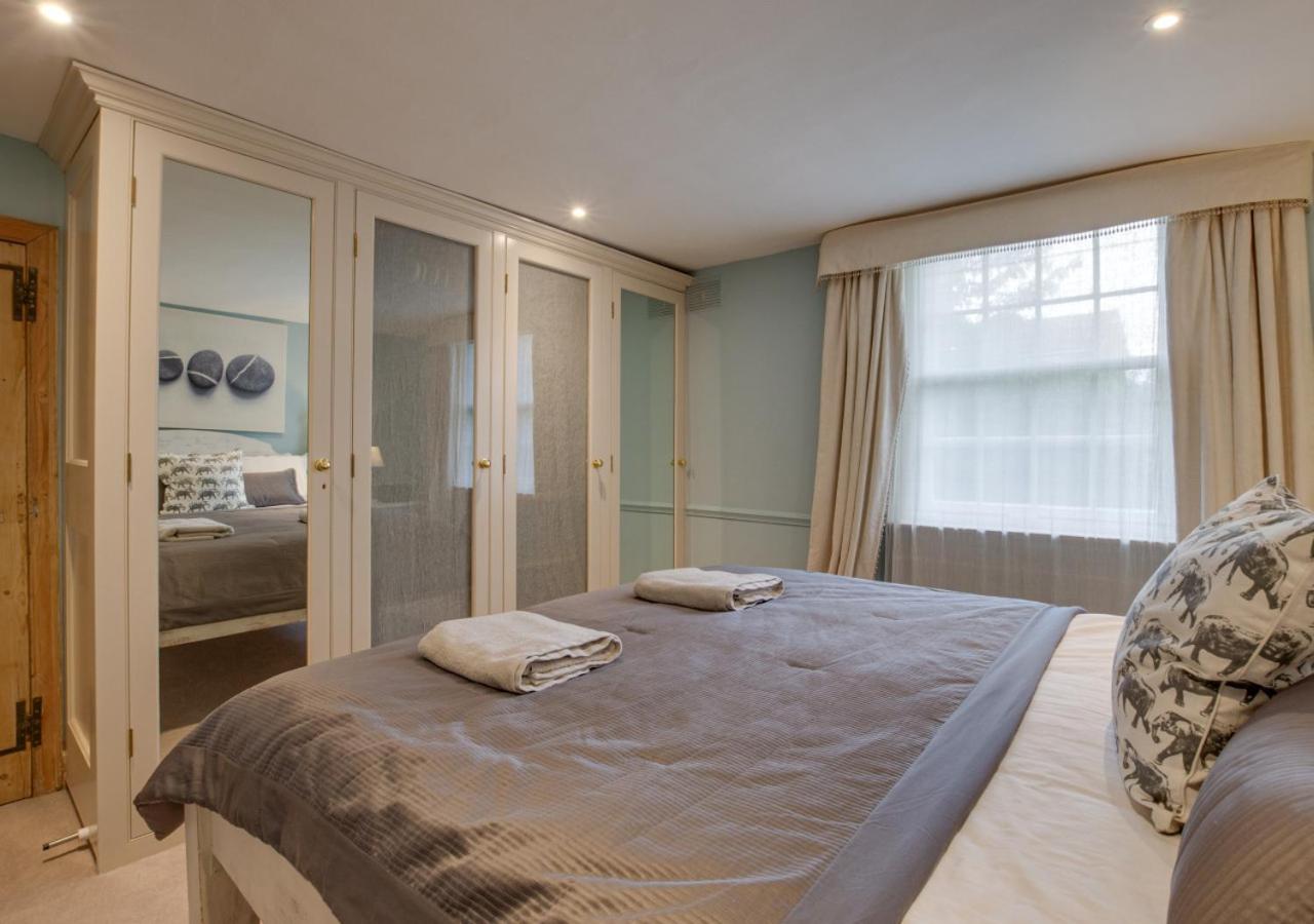 4 Bed in Wrentham oc-hdress