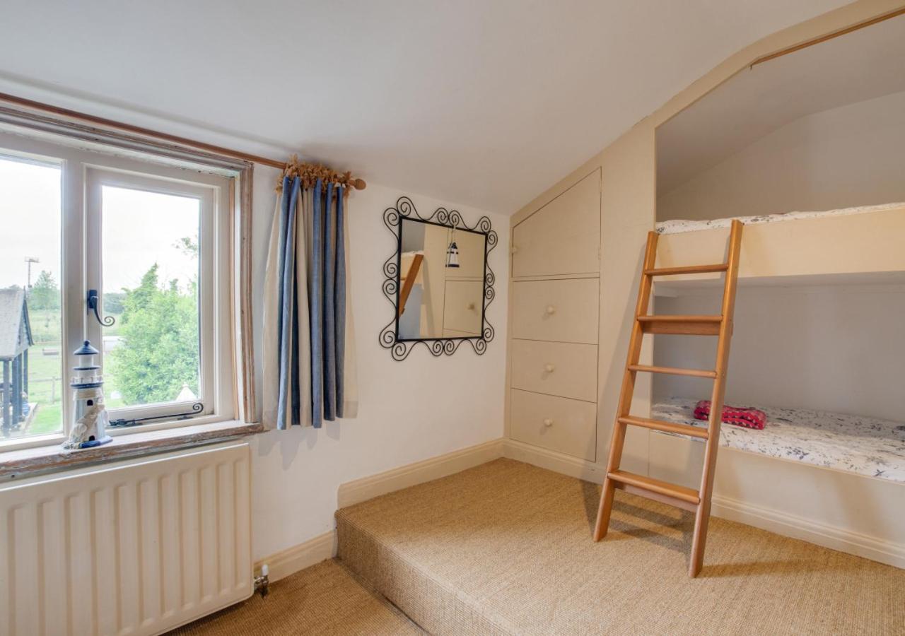 4 Bed in Wrentham oc-hdress