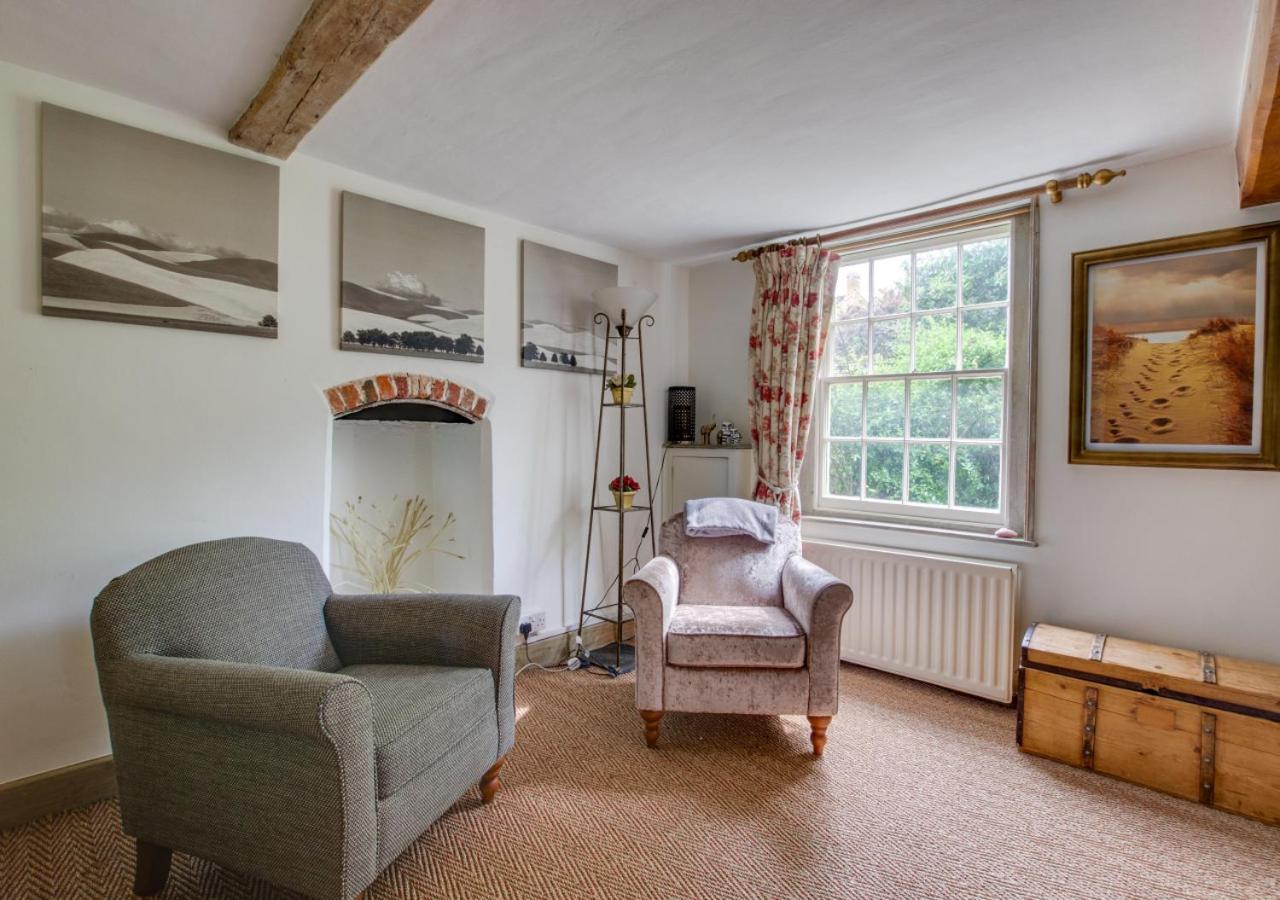4 Bed in Wrentham oc-hdress